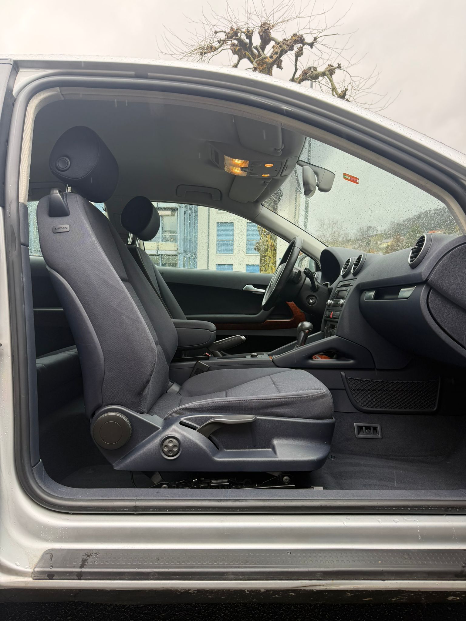 AUDI A3 Sportback 1.8 Turbo FSI Attraction-image-9
