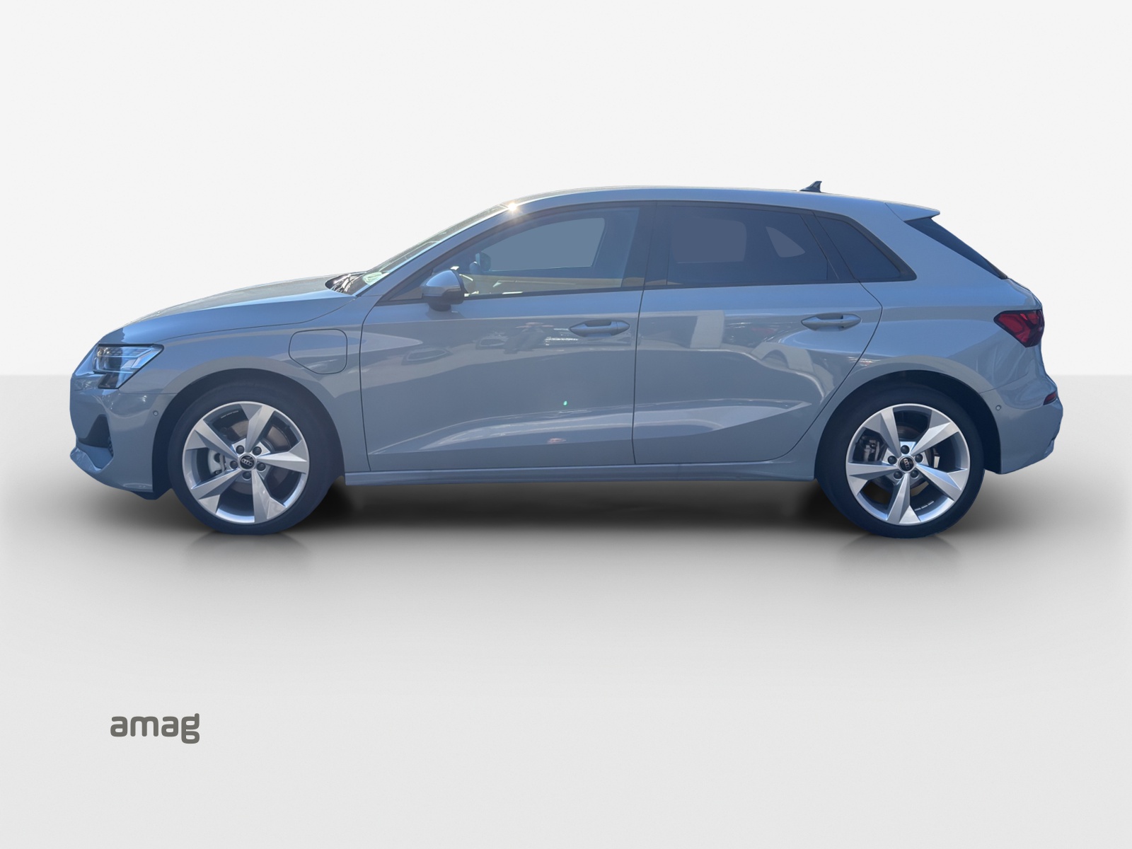 AUDI A3 Sportback TFSI e 150 kW Attraction S-tronic-image-1