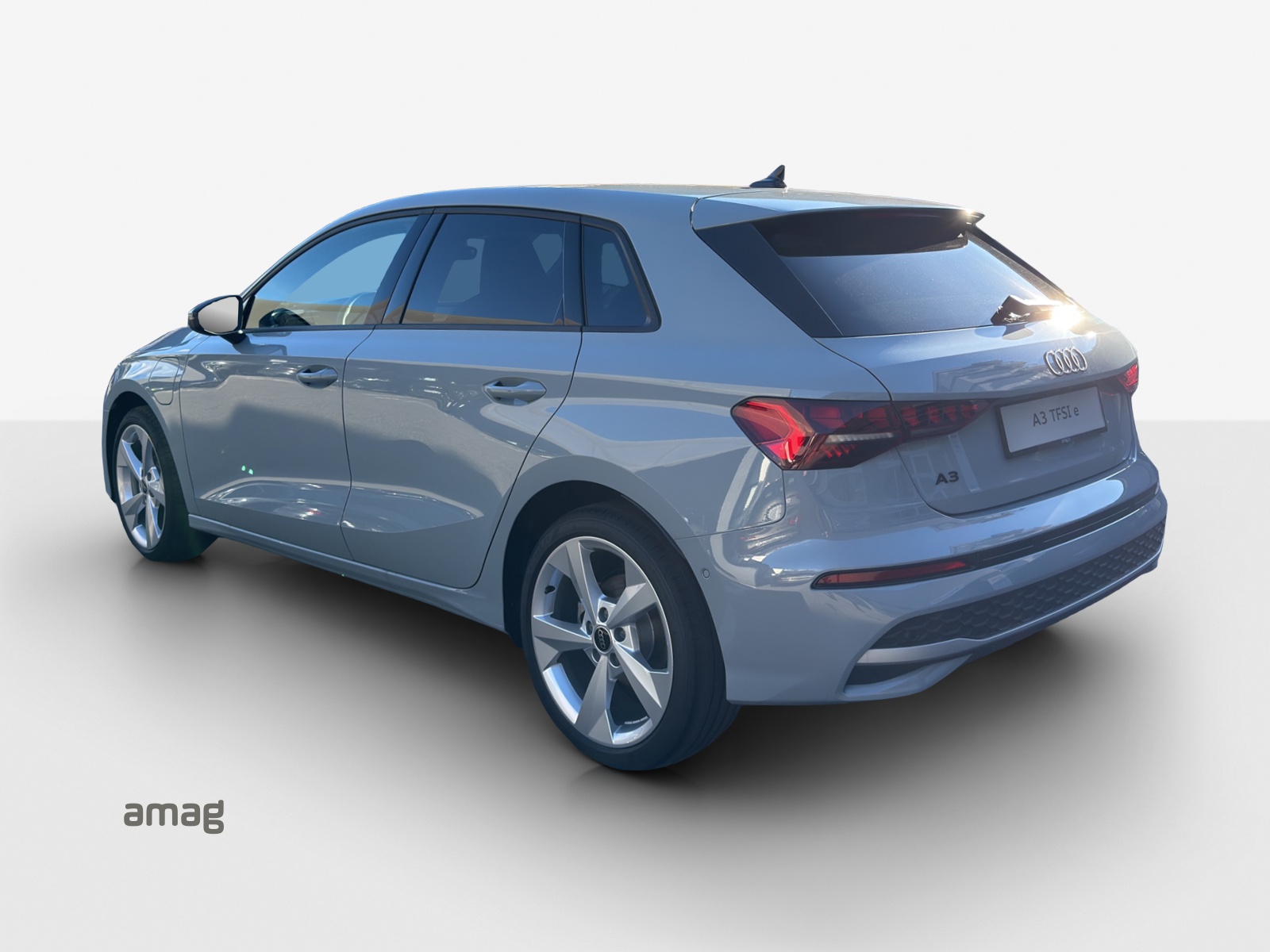 AUDI A3 Sportback TFSI e 150 kW Attraction S-tronic-image-2