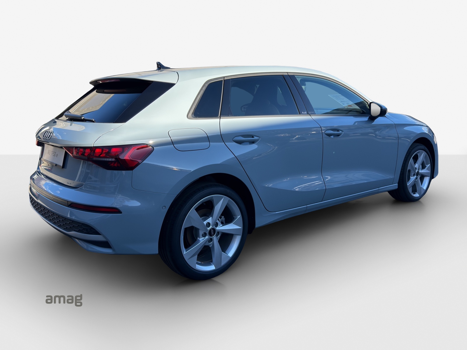 AUDI A3 Sportback TFSI e 150 kW Attraction S-tronic-image-4