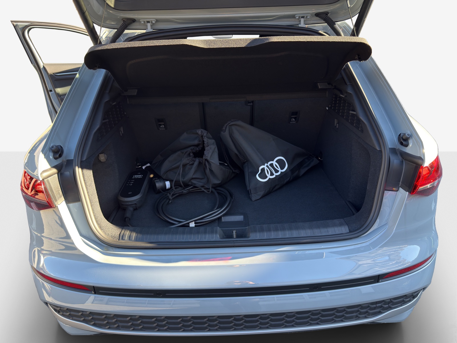 AUDI A3 Sportback TFSI e 150 kW Attraction S-tronic-image-12
