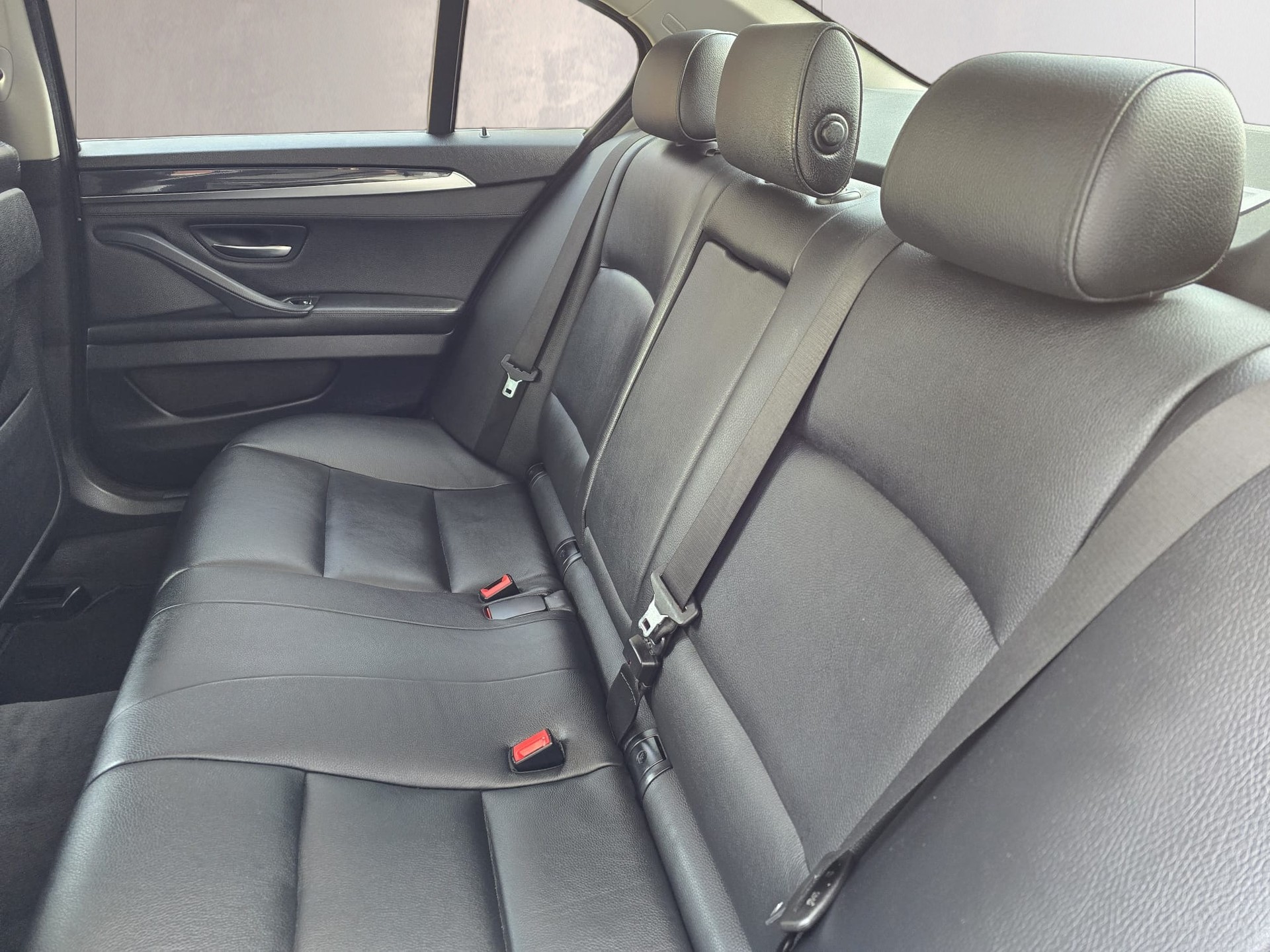 BMW 520D-image-16