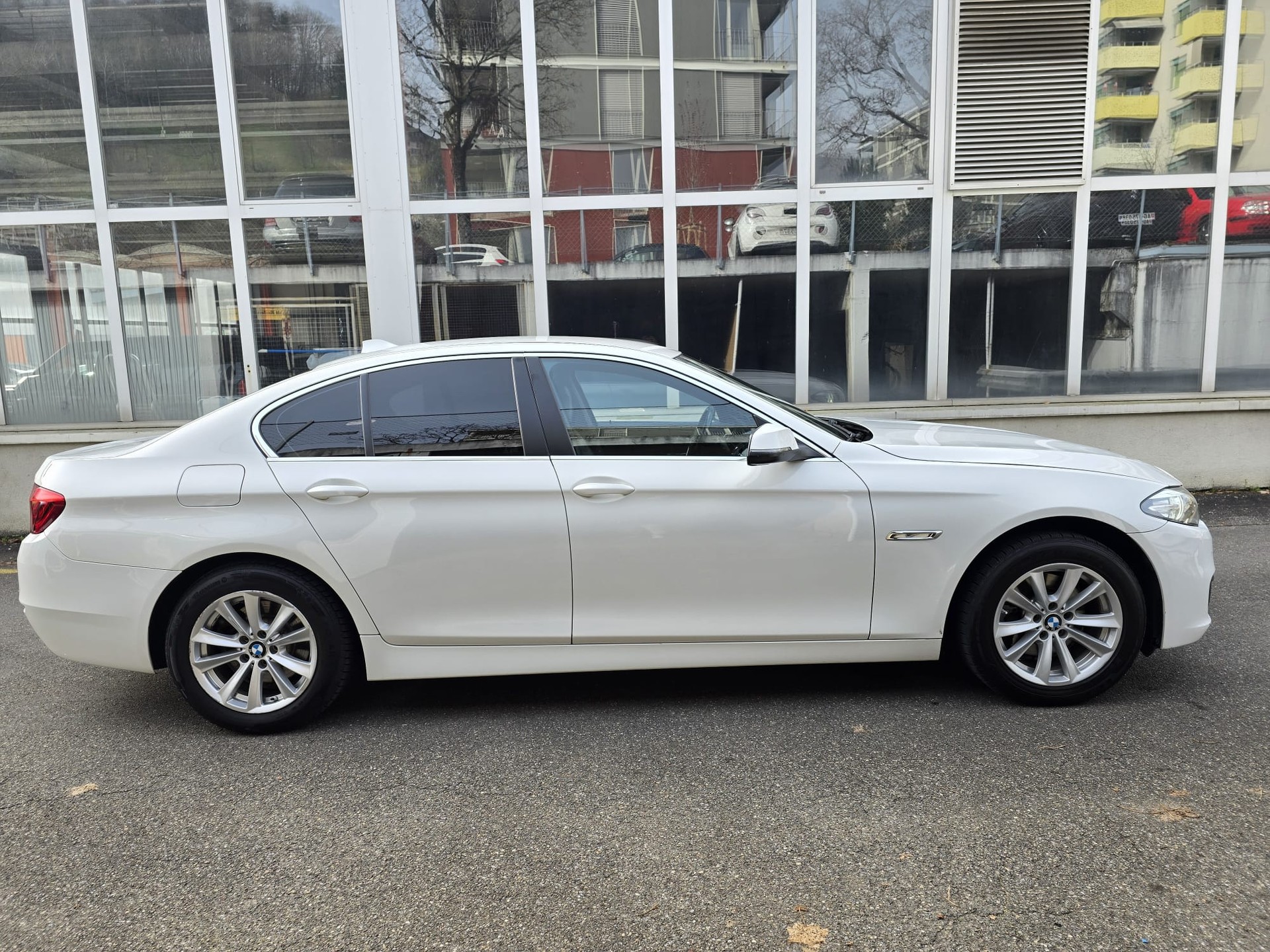 BMW 520D-image-5