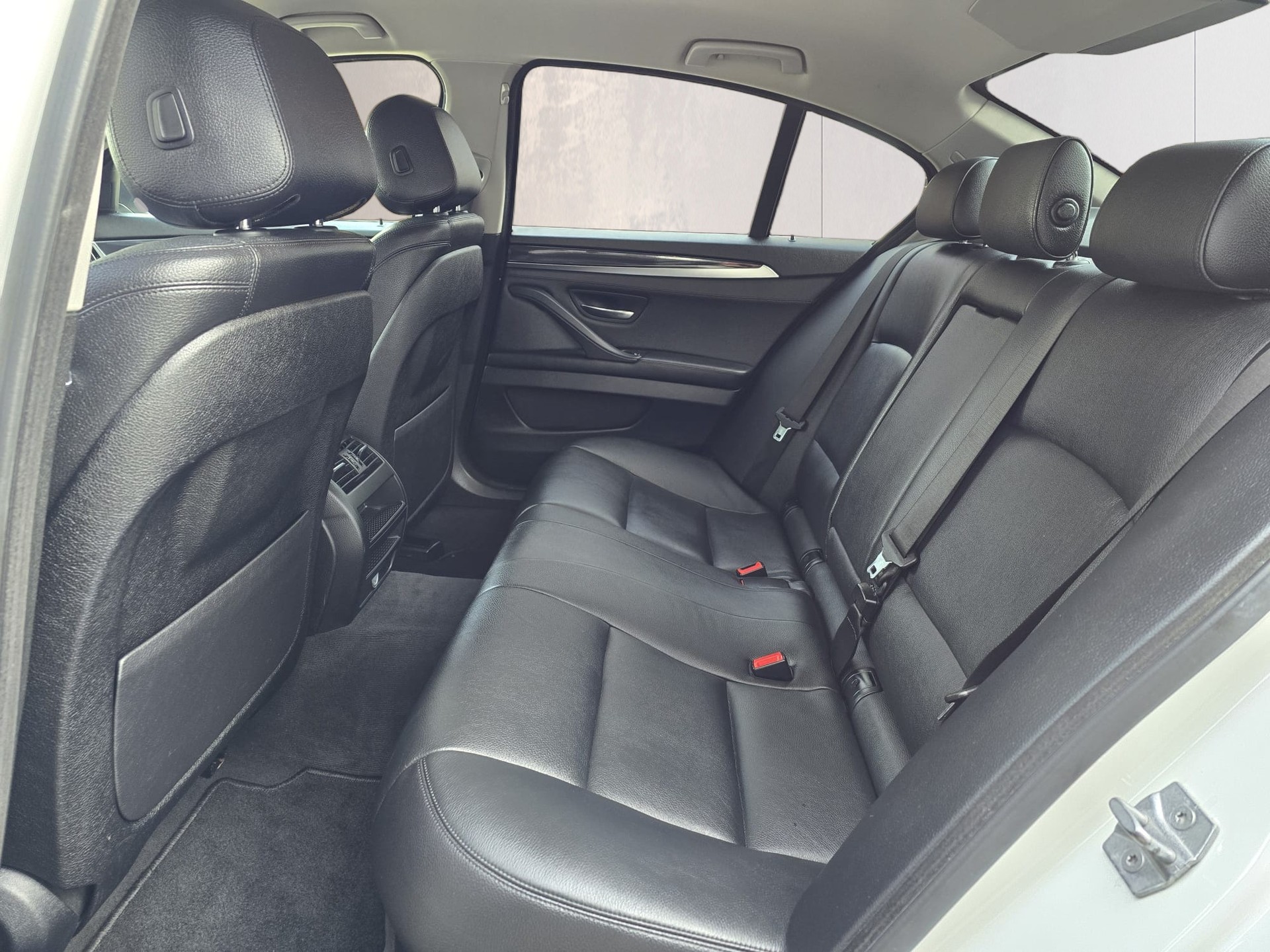 BMW 520D-image-14