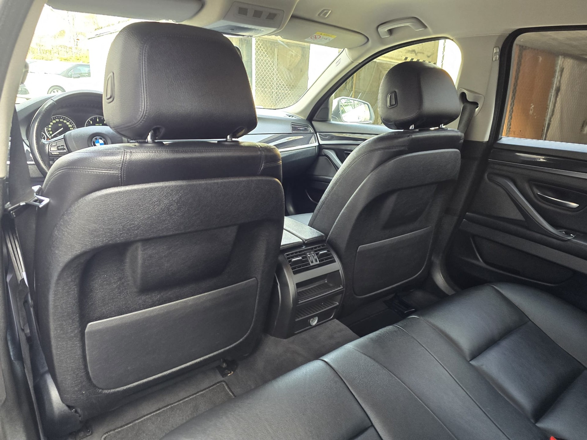BMW 520D-image-13