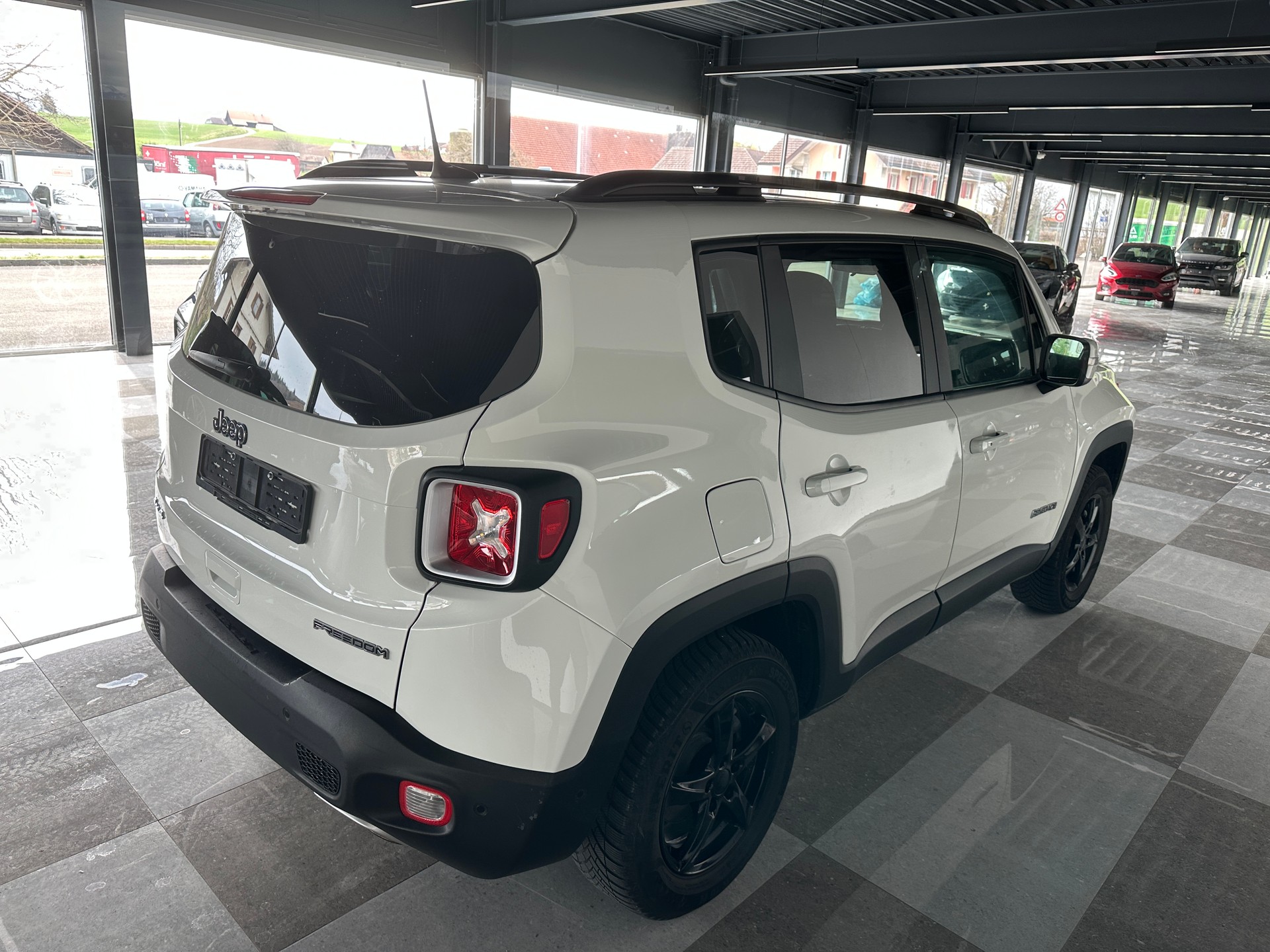 JEEP Renegade 1.4 Turbo Freedom AWD-image-3