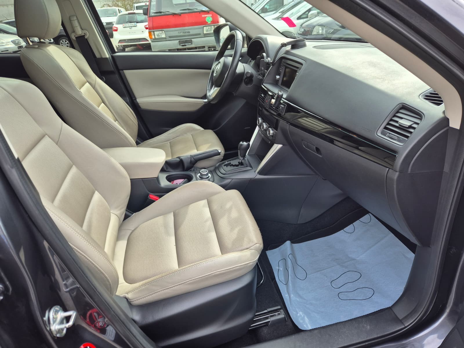 MAZDA CX-5 2.2 D HP Revolution AWD Automatic-image-6