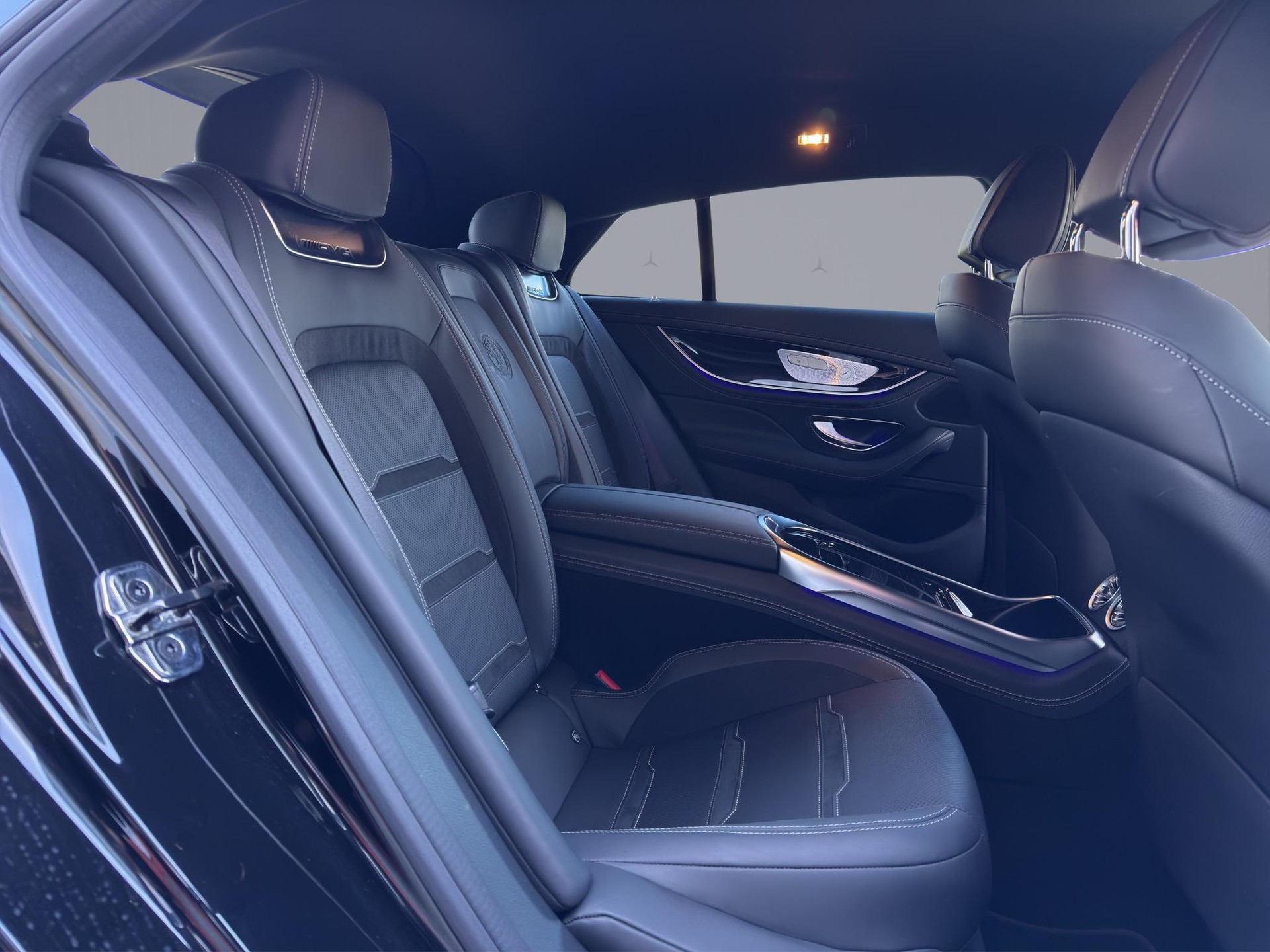 MERCEDES-BENZ AMG GT 53 4matic+-image-17