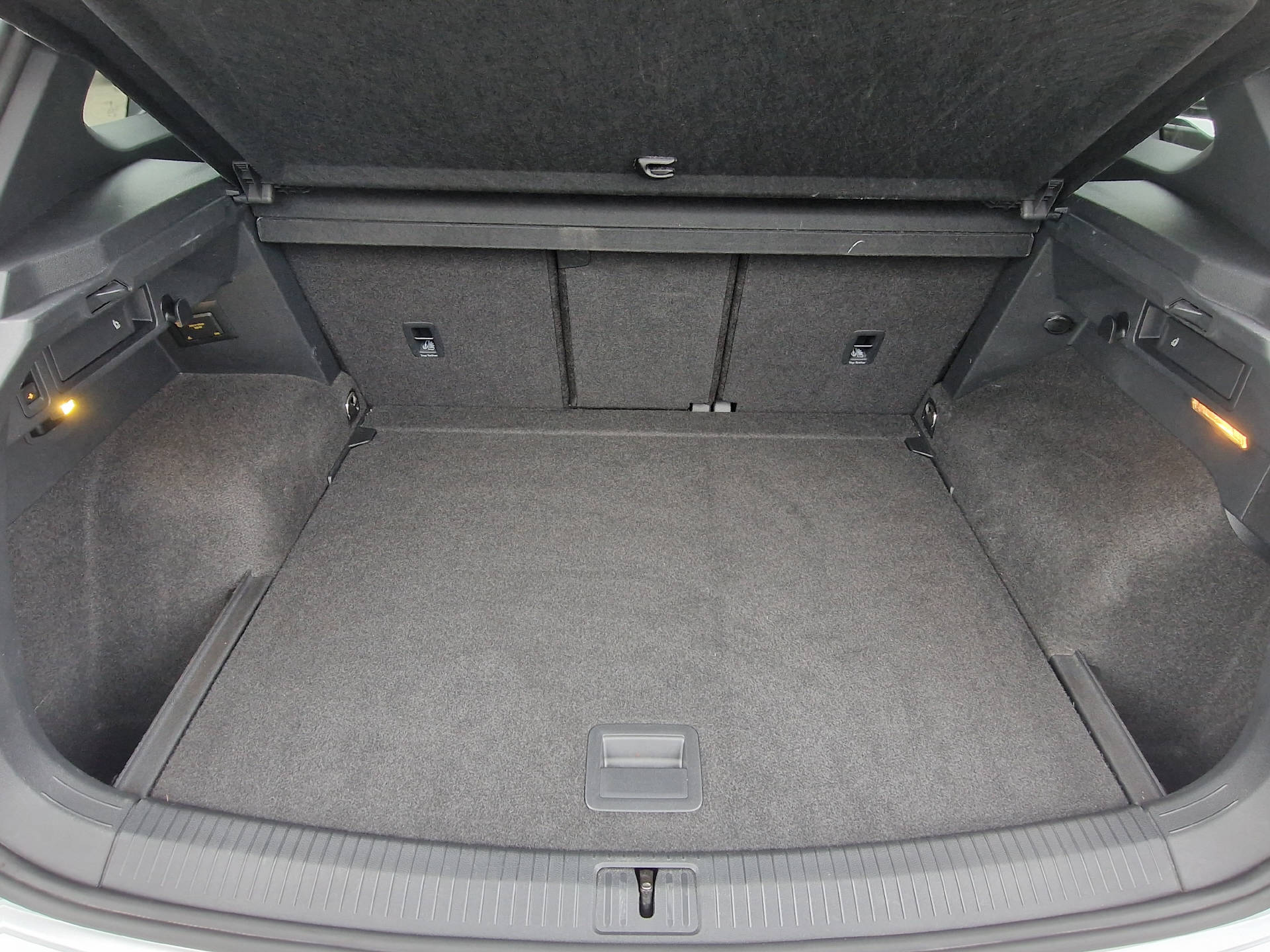 VW Tiguan 2.0 TDI R-Line DSG-image-20