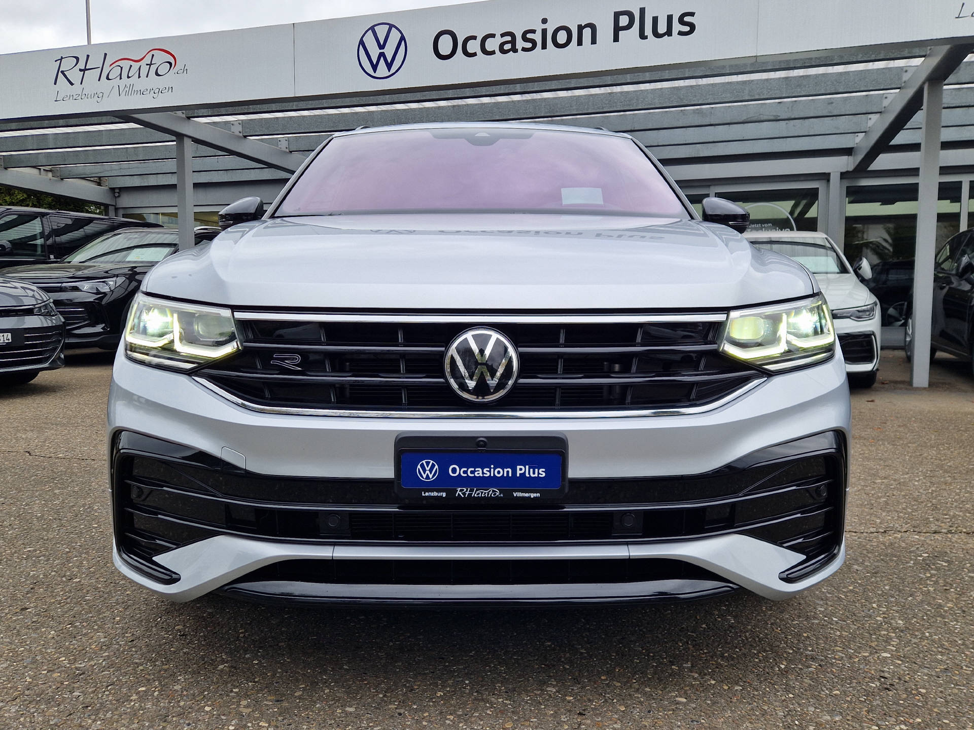 VW Tiguan 2.0 TDI R-Line DSG-image-1