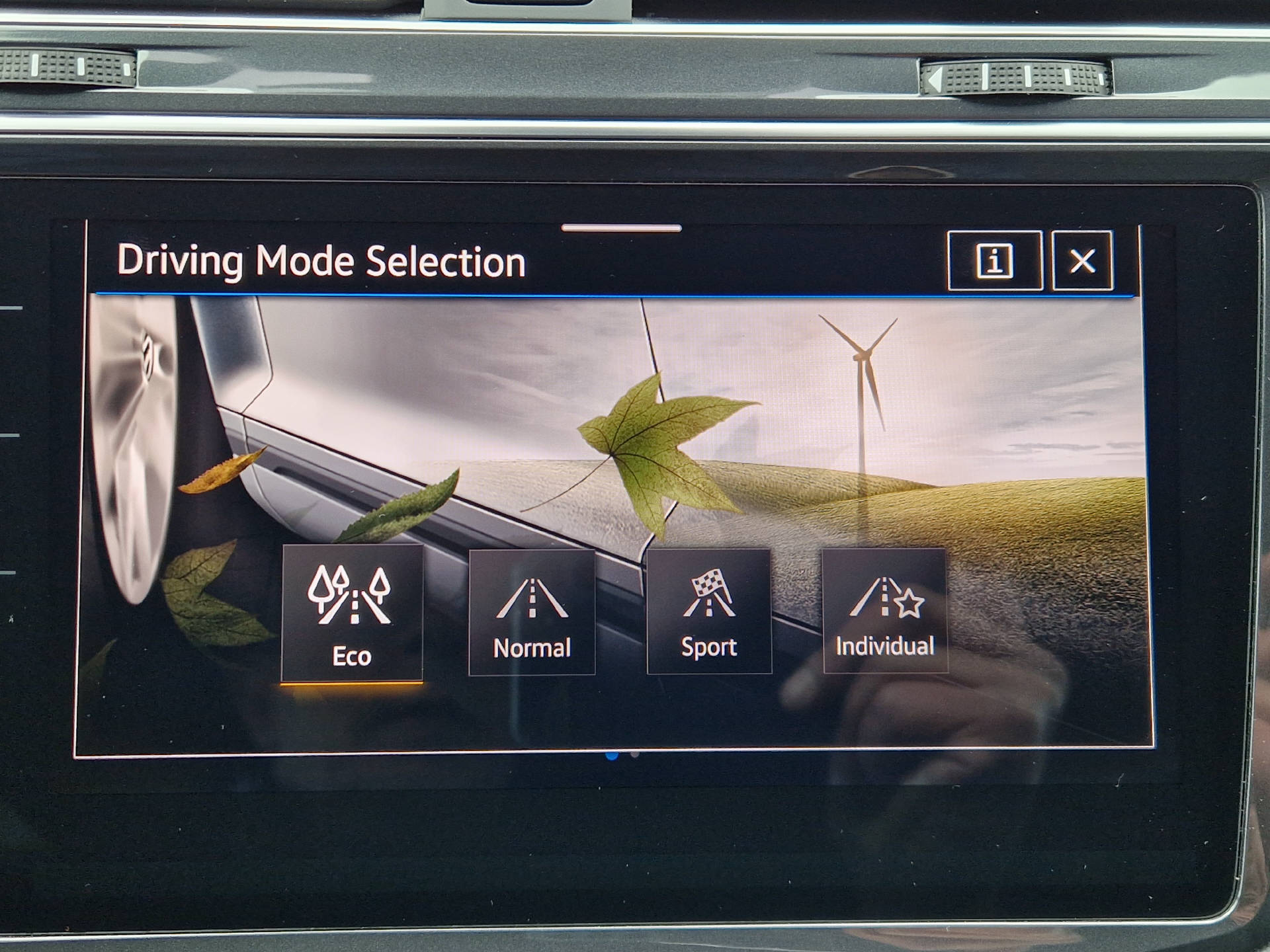 VW Tiguan 2.0 TDI R-Line DSG-image-15