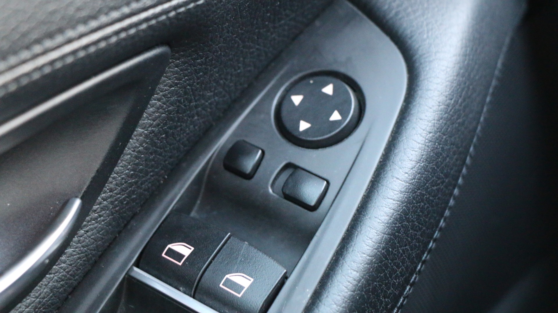 BMW 530d xDrive-image-10