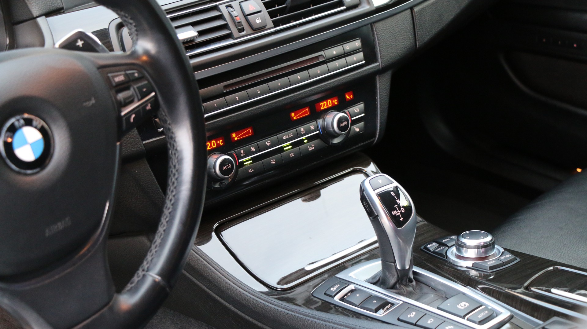 BMW 530d xDrive-image-18