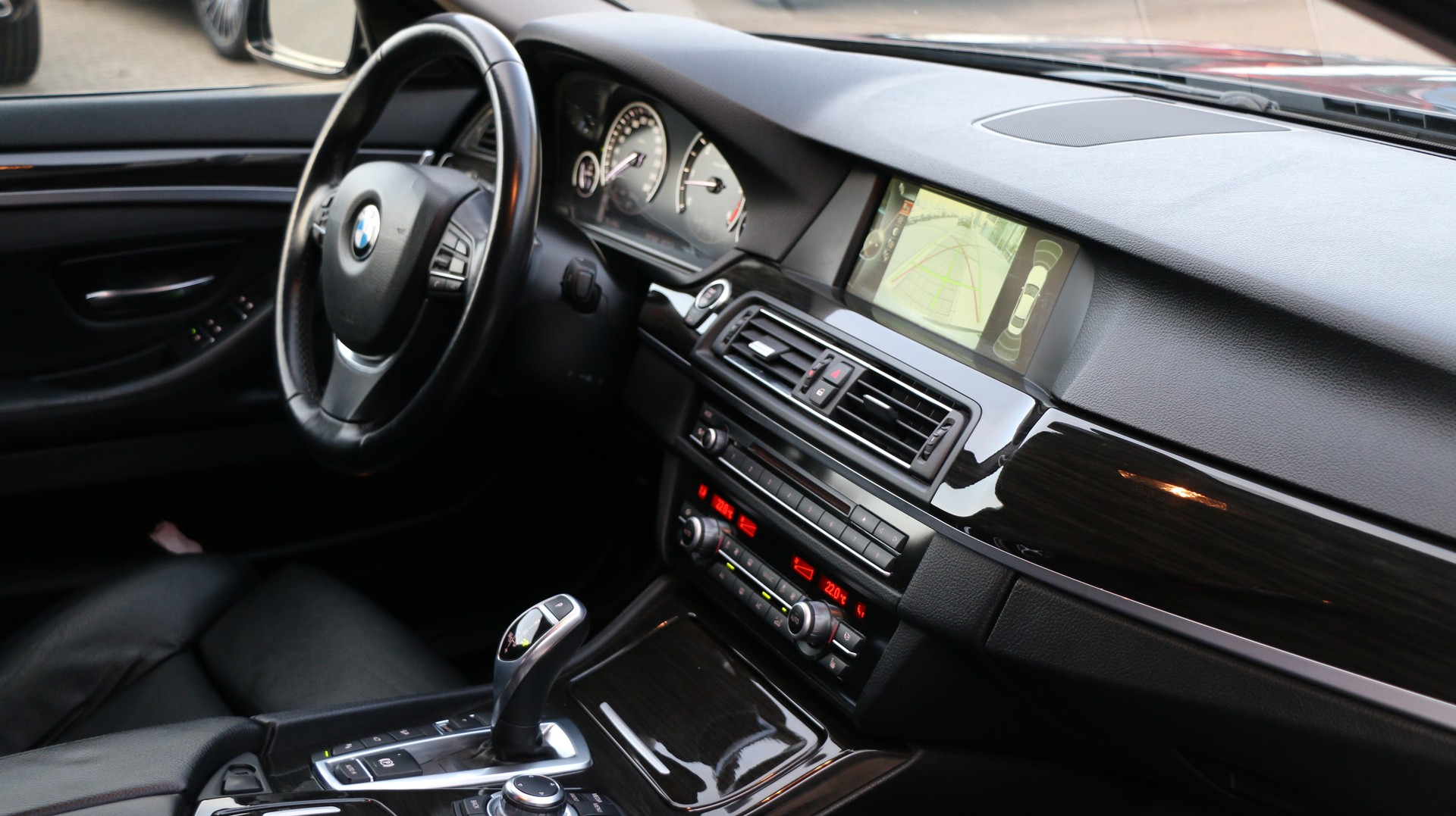BMW 530d xDrive-image-27