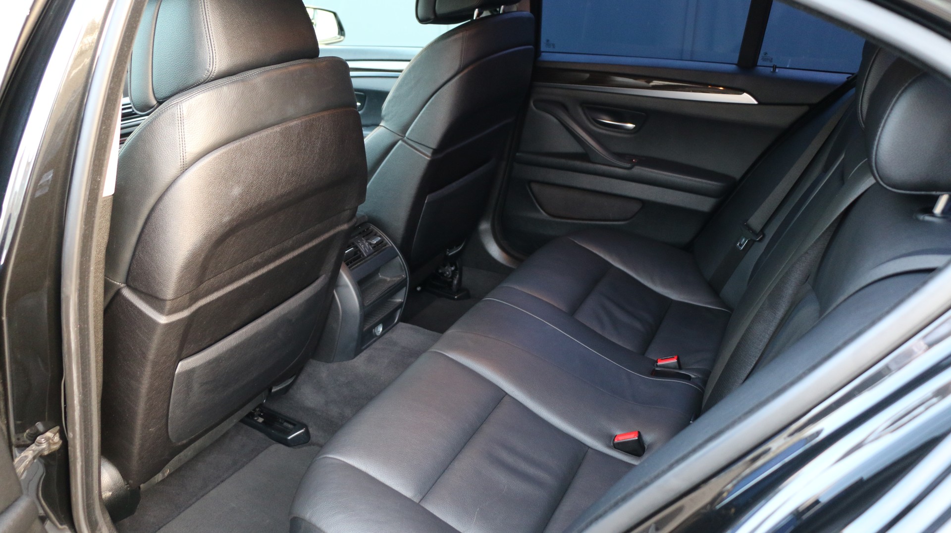 BMW 530d xDrive-image-23
