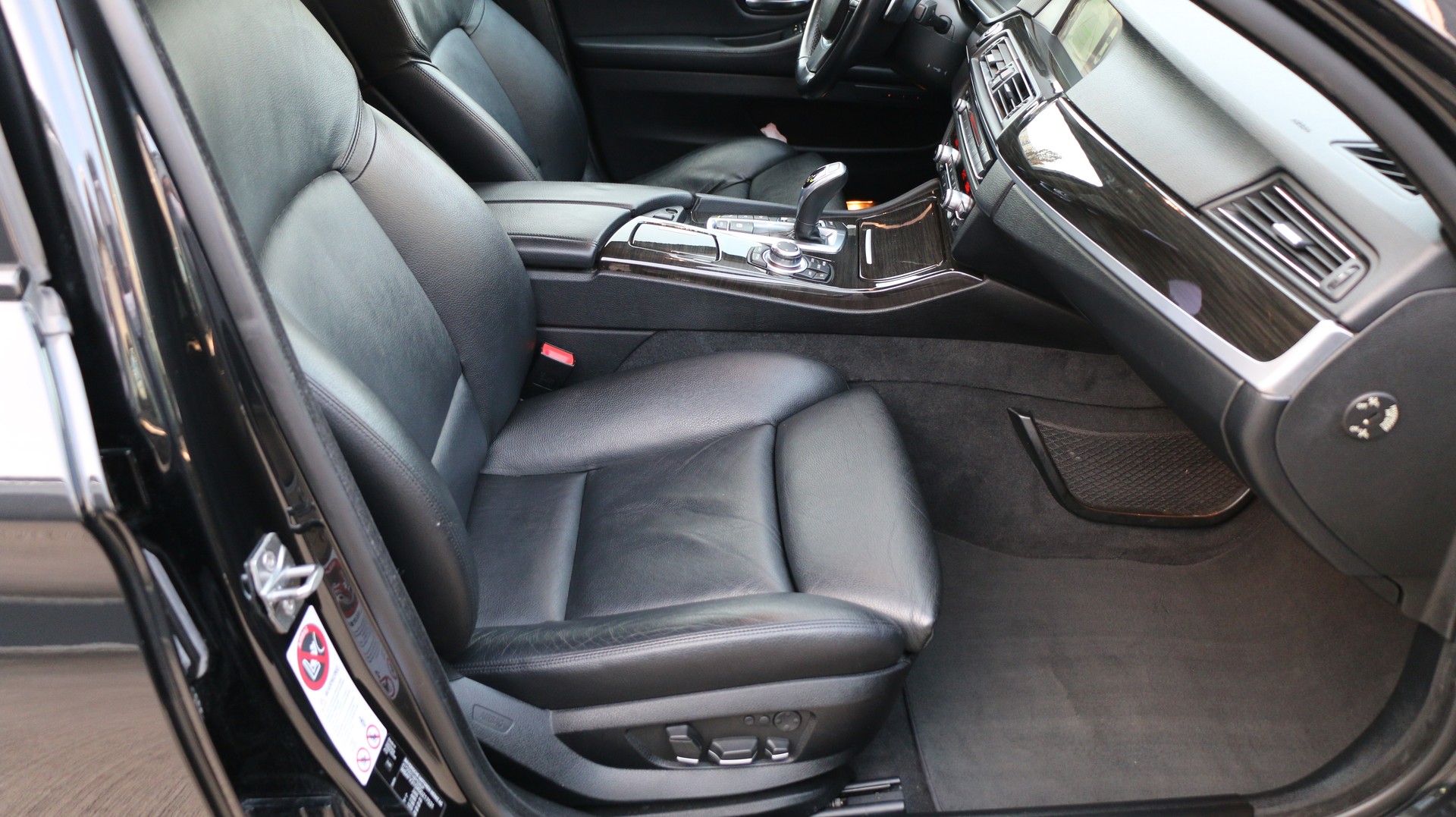 BMW 530d xDrive-image-26