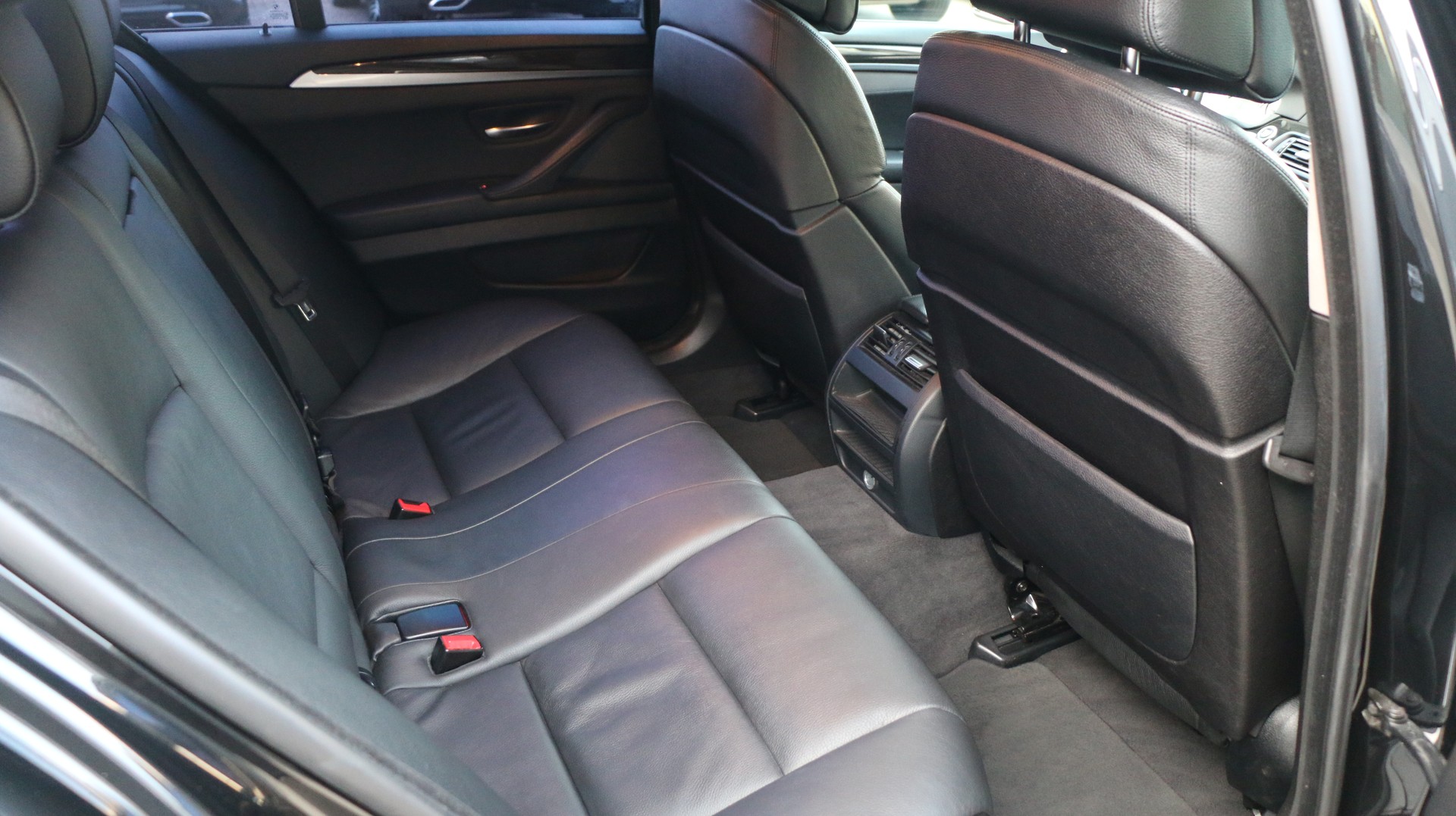 BMW 530d xDrive-image-24