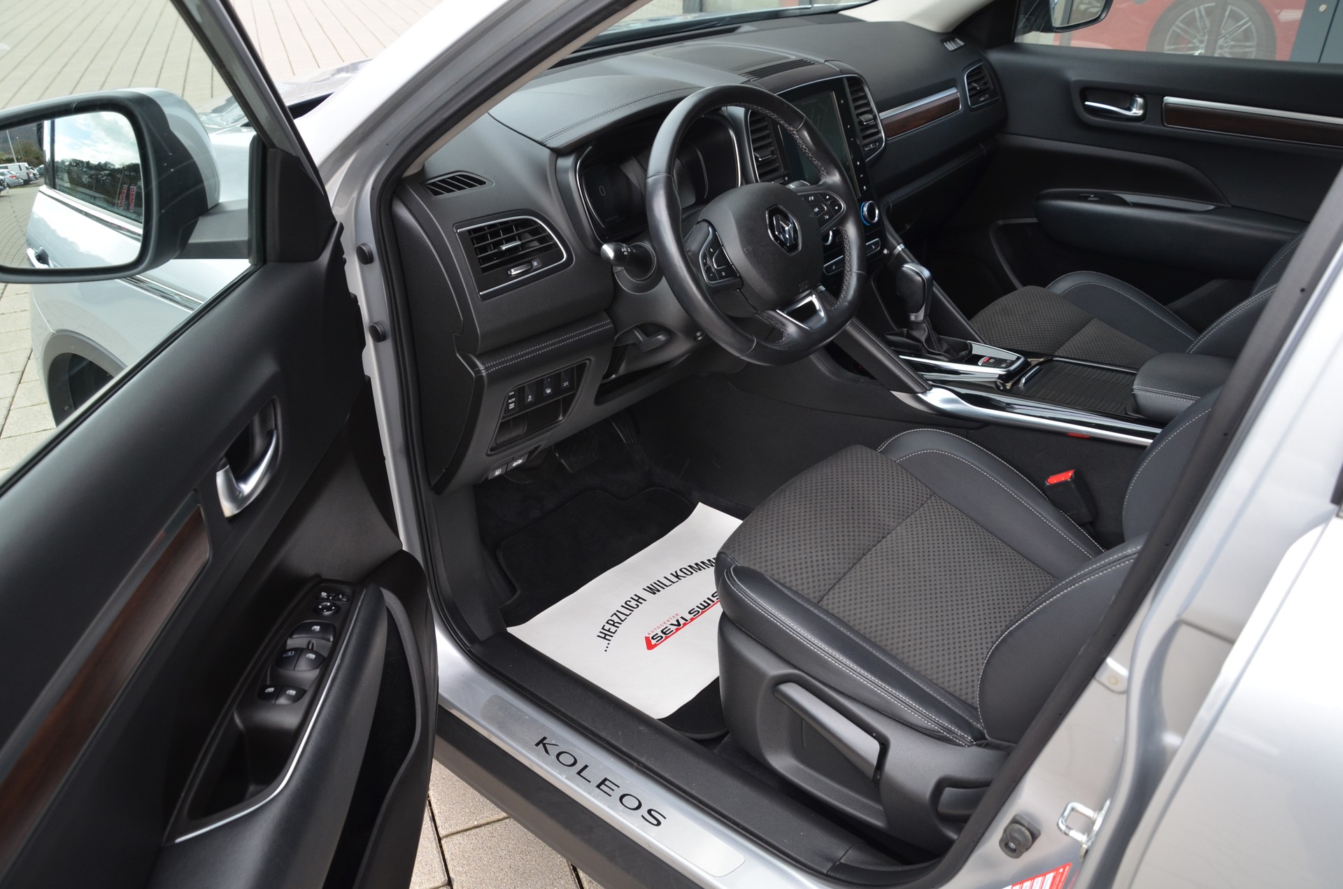 RENAULT Koleos 2.0 dCi Intens 4x4 Xtronic CVT*Ab MFK,1 Jahr oder 20'000km Garantie*-image-10