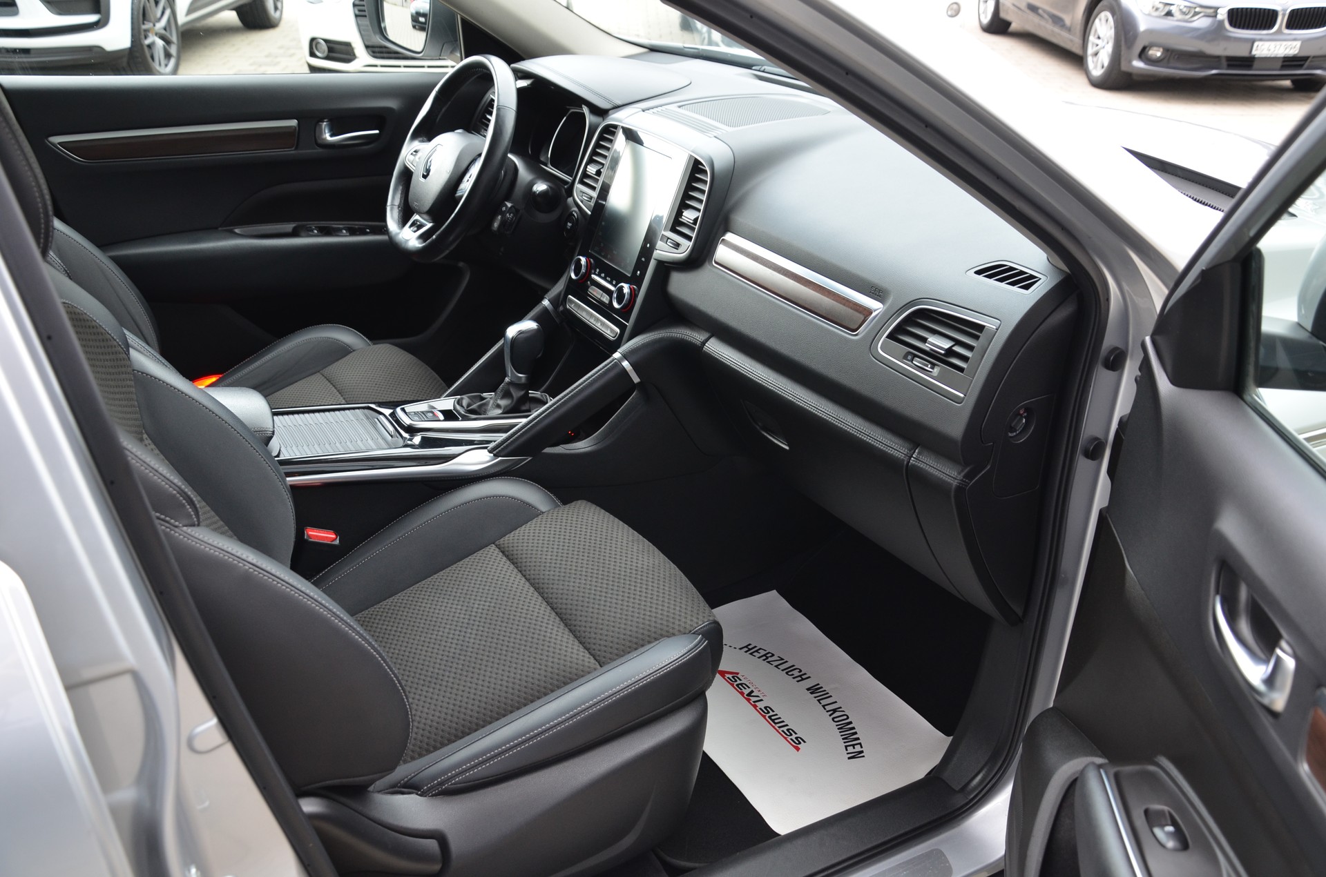 RENAULT Koleos 2.0 dCi Intens 4x4 Xtronic CVT*Ab MFK,1 Jahr oder 20'000km Garantie*-image-12
