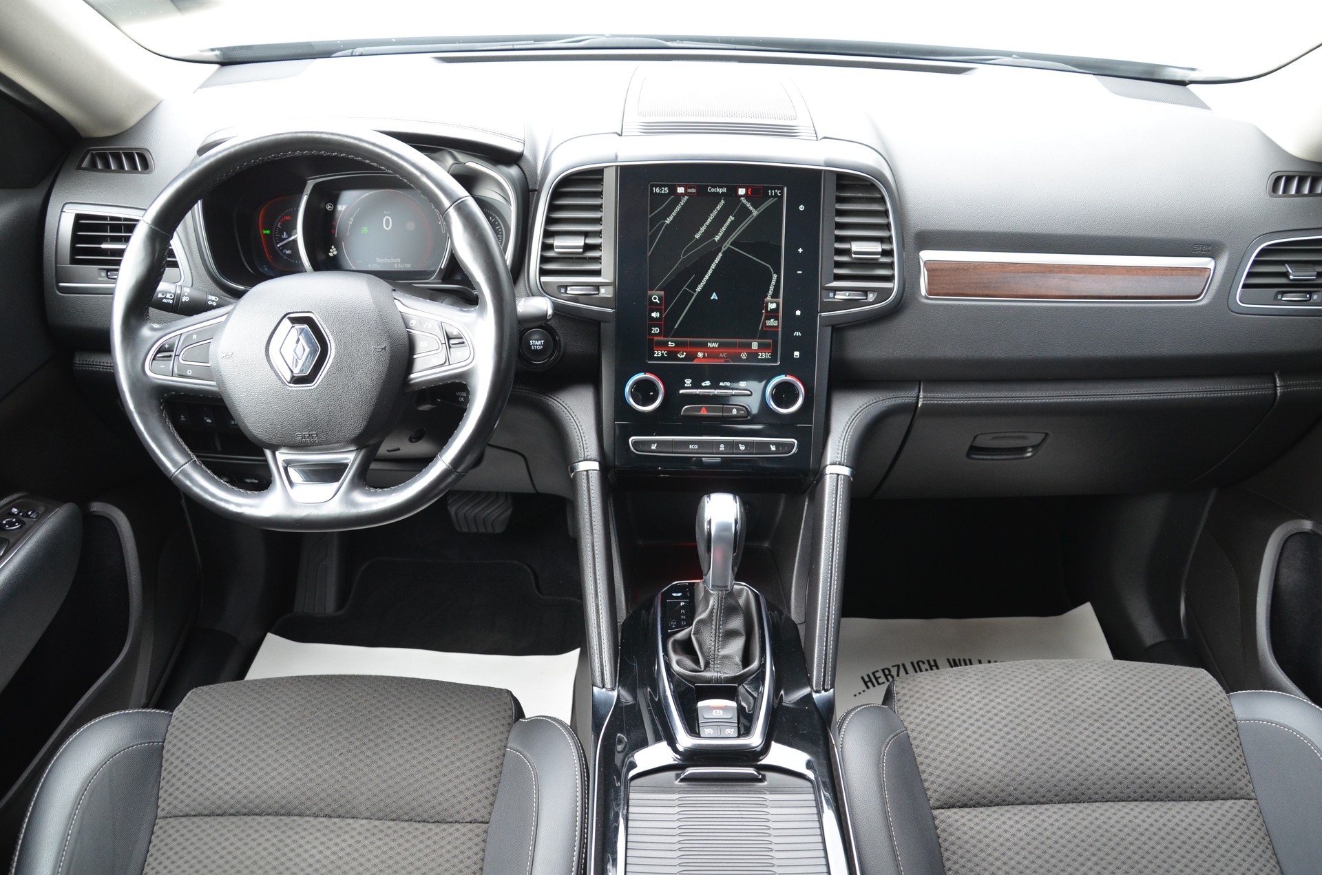 RENAULT Koleos 2.0 dCi Intens 4x4 Xtronic CVT*Ab MFK,1 Jahr oder 20'000km Garantie*-image-11