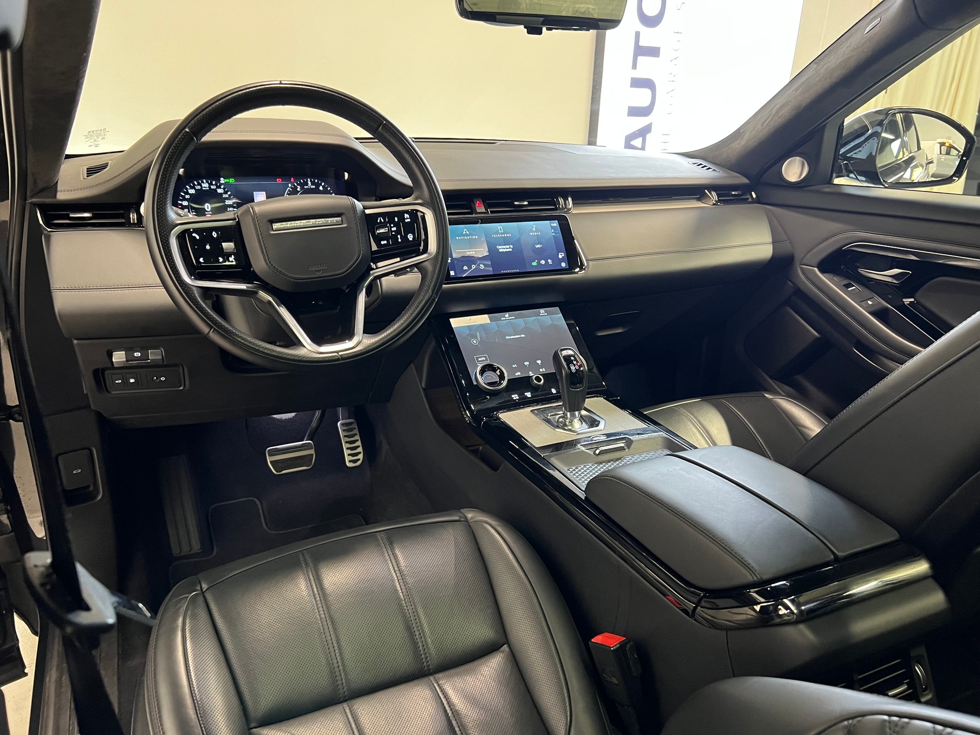LAND ROVER Range Rover Evoque 1.5 T 300e R-Dynamic Autobiography-image-2