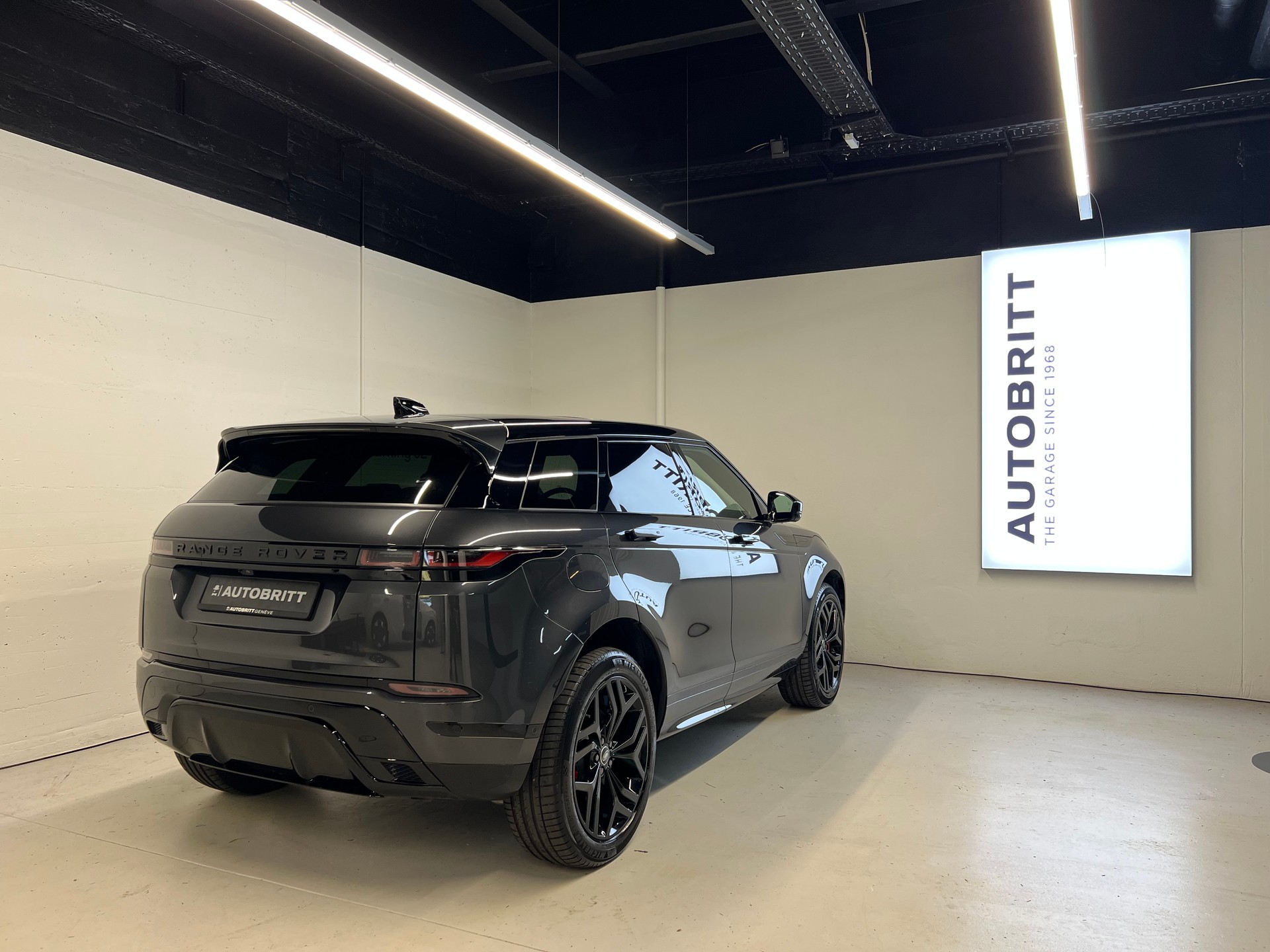 LAND ROVER Range Rover Evoque 1.5 T 300e R-Dynamic Autobiography-image-1