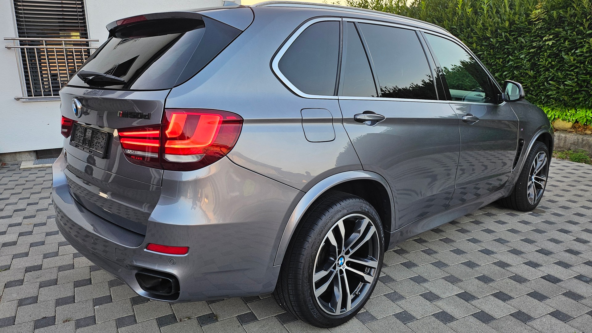 BMW X5 xDrive M50d Steptronic-image-3
