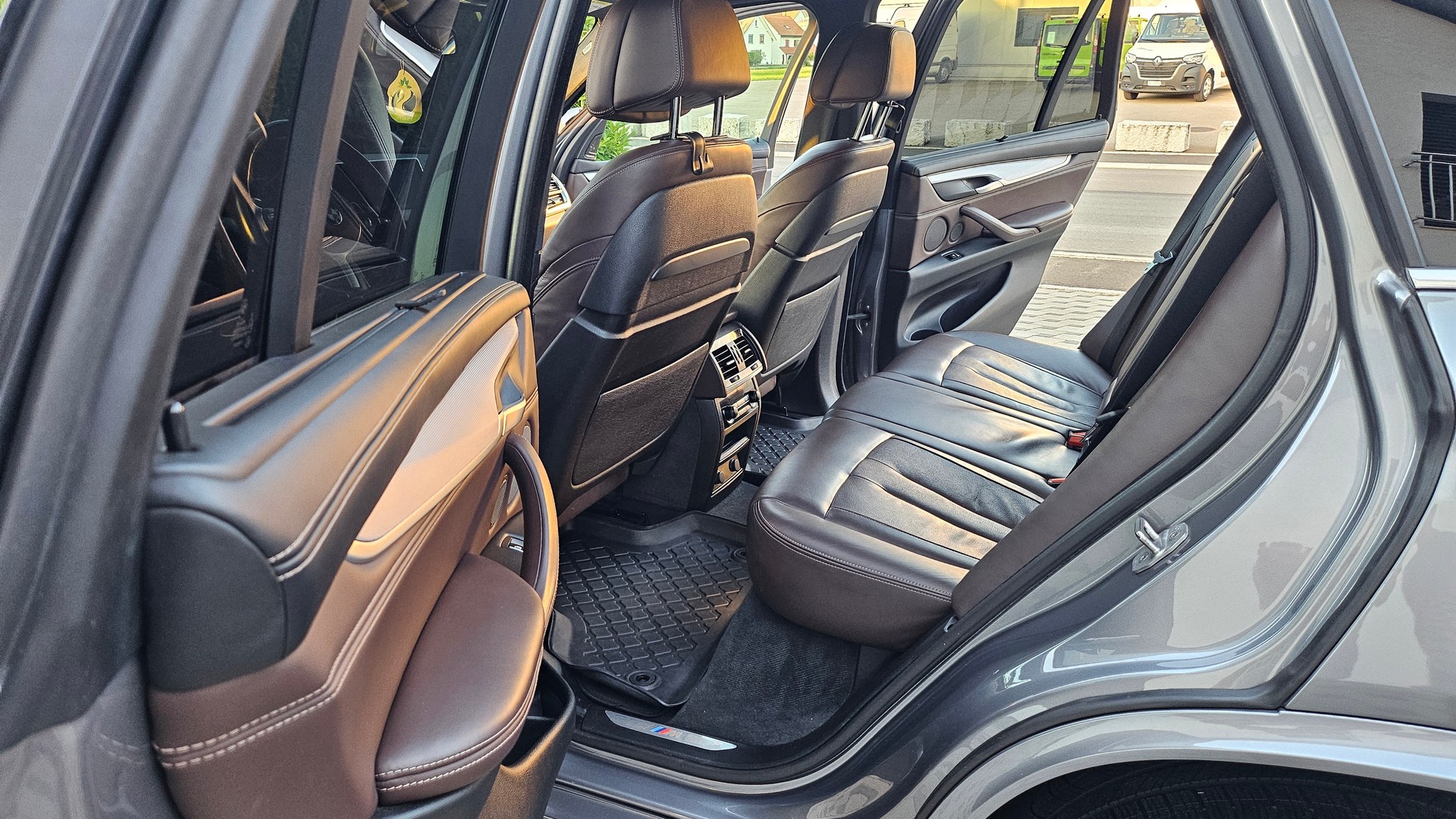 BMW X5 xDrive M50d Steptronic-image-7