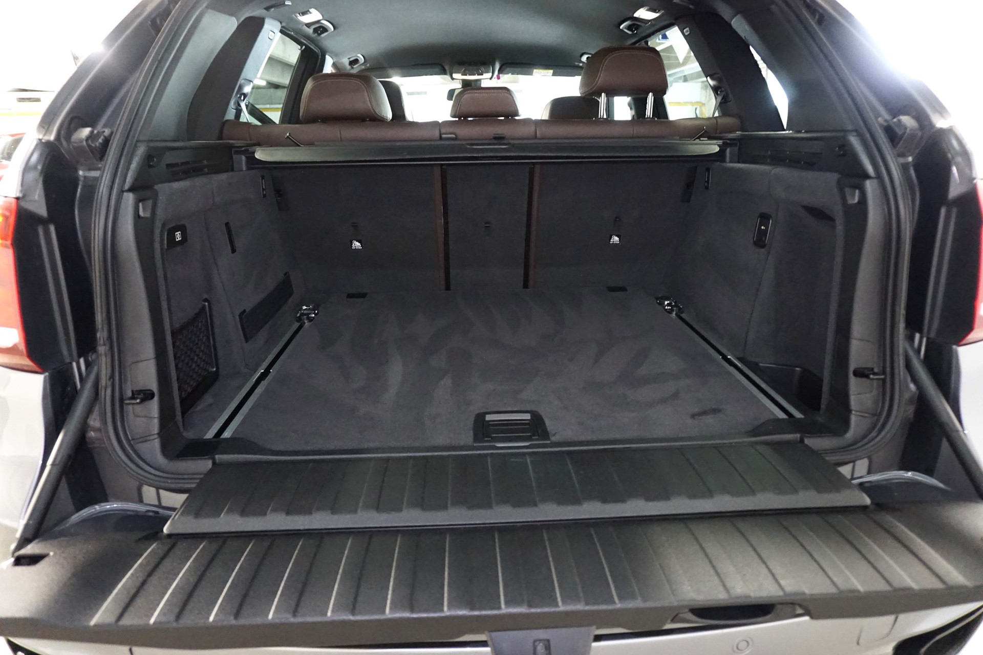 BMW X5 xDrive M50d Steptronic-image-12