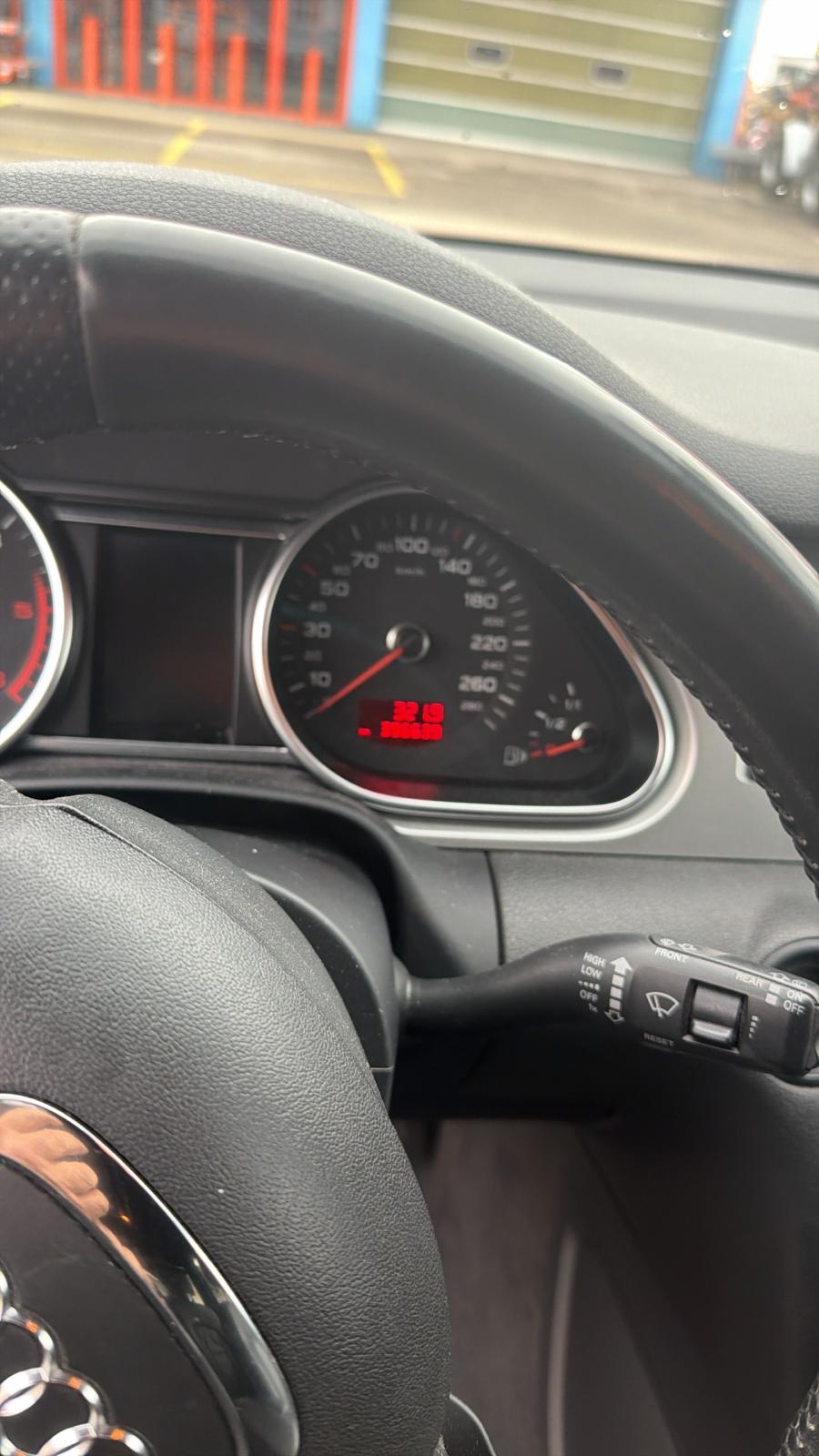 AUDI Q7 3.0 TDI quattro tiptronic-image-4