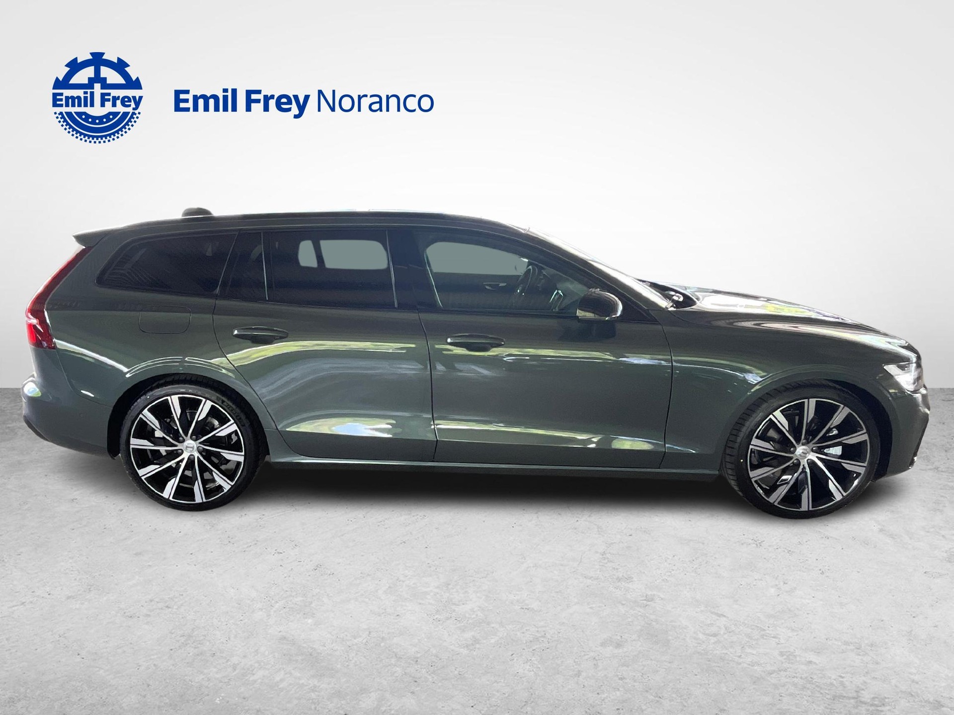 VOLVO V60 2.0 B4 Plus Dark-image-3