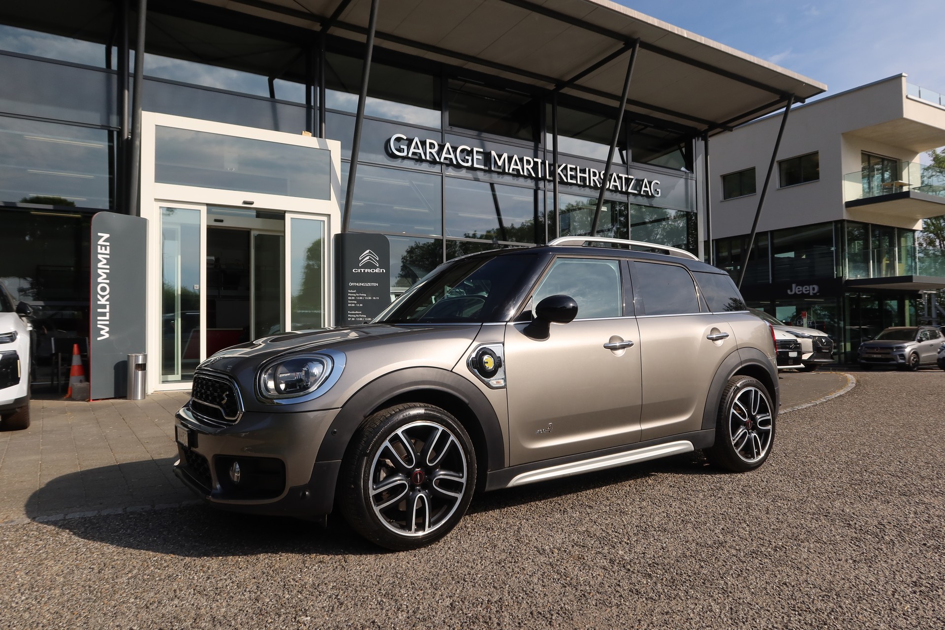 MINI Countryman CooperS E ALL4-image-1