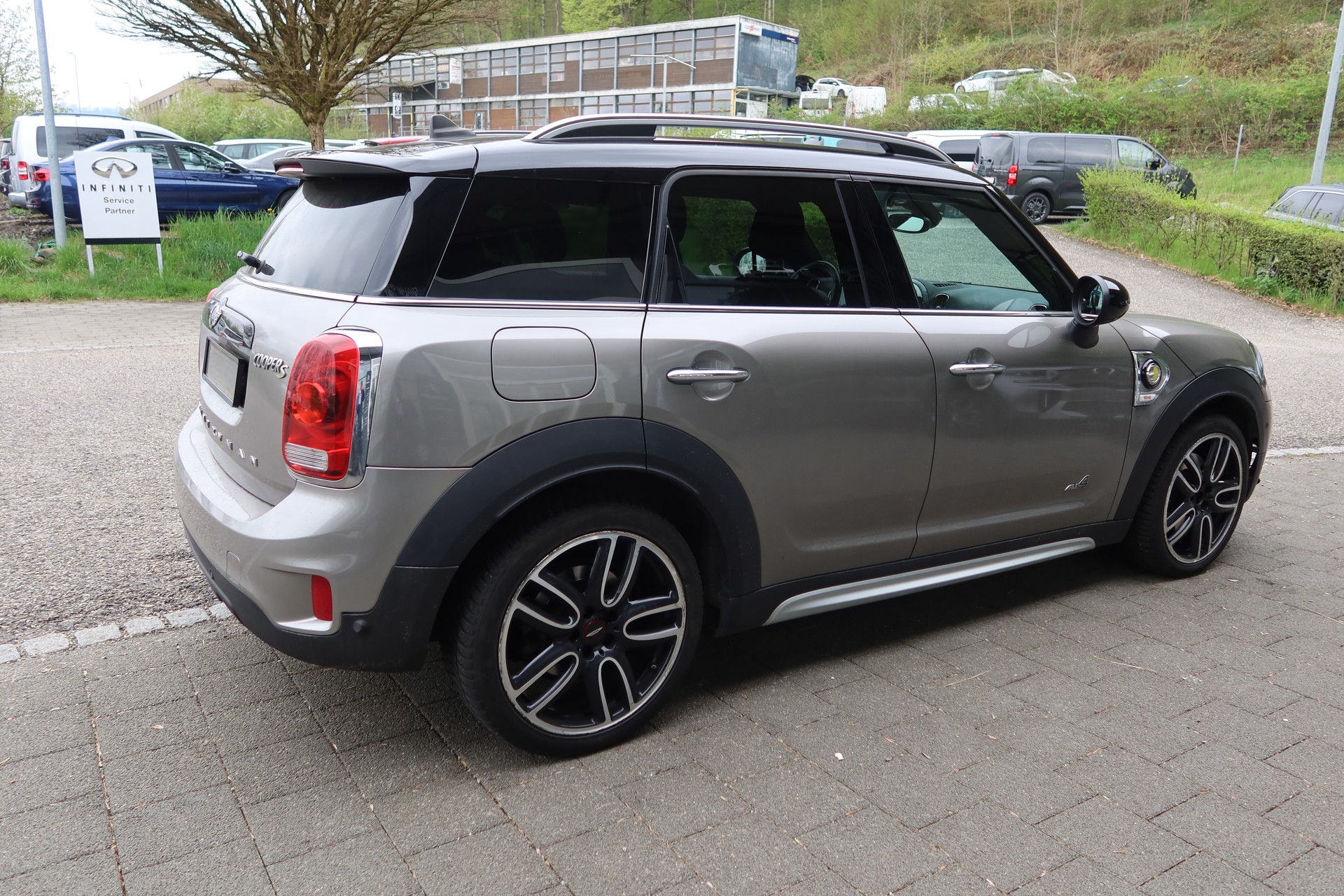 MINI Countryman CooperS E ALL4-image-4