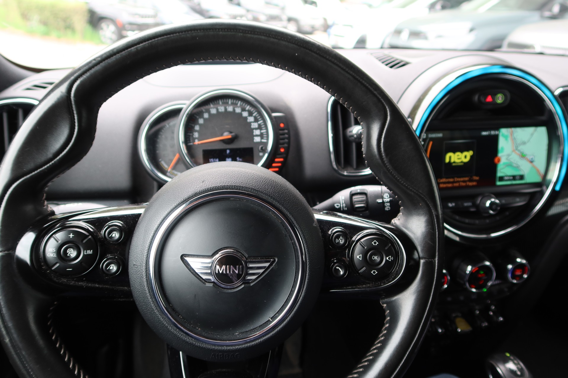 MINI Countryman CooperS E ALL4-image-8