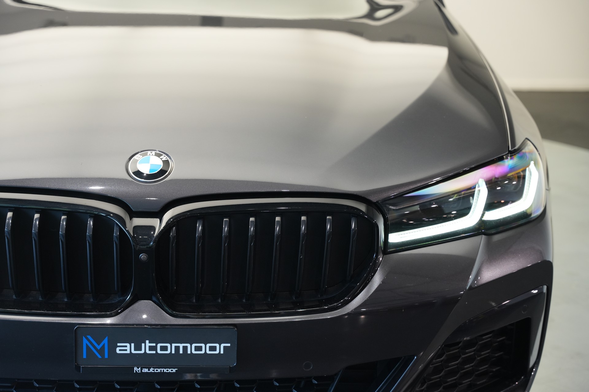 BMW 520d xDrive 48V Touring M Sport Steptronic *CH-Fahrzeug* *Sophistograu*-image-44