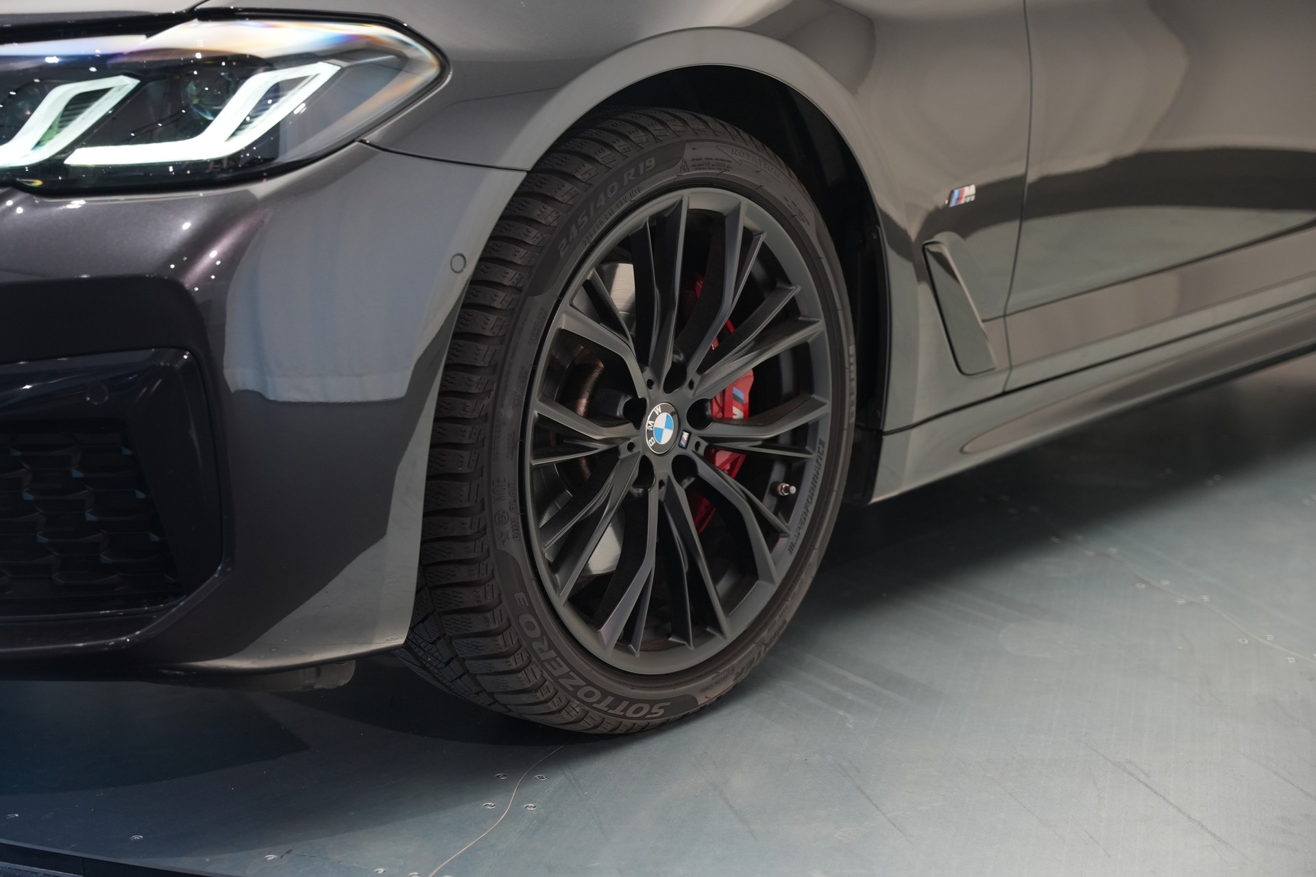 BMW 520d xDrive 48V Touring M Sport Steptronic *CH-Fahrzeug* *Sophistograu*-image-48
