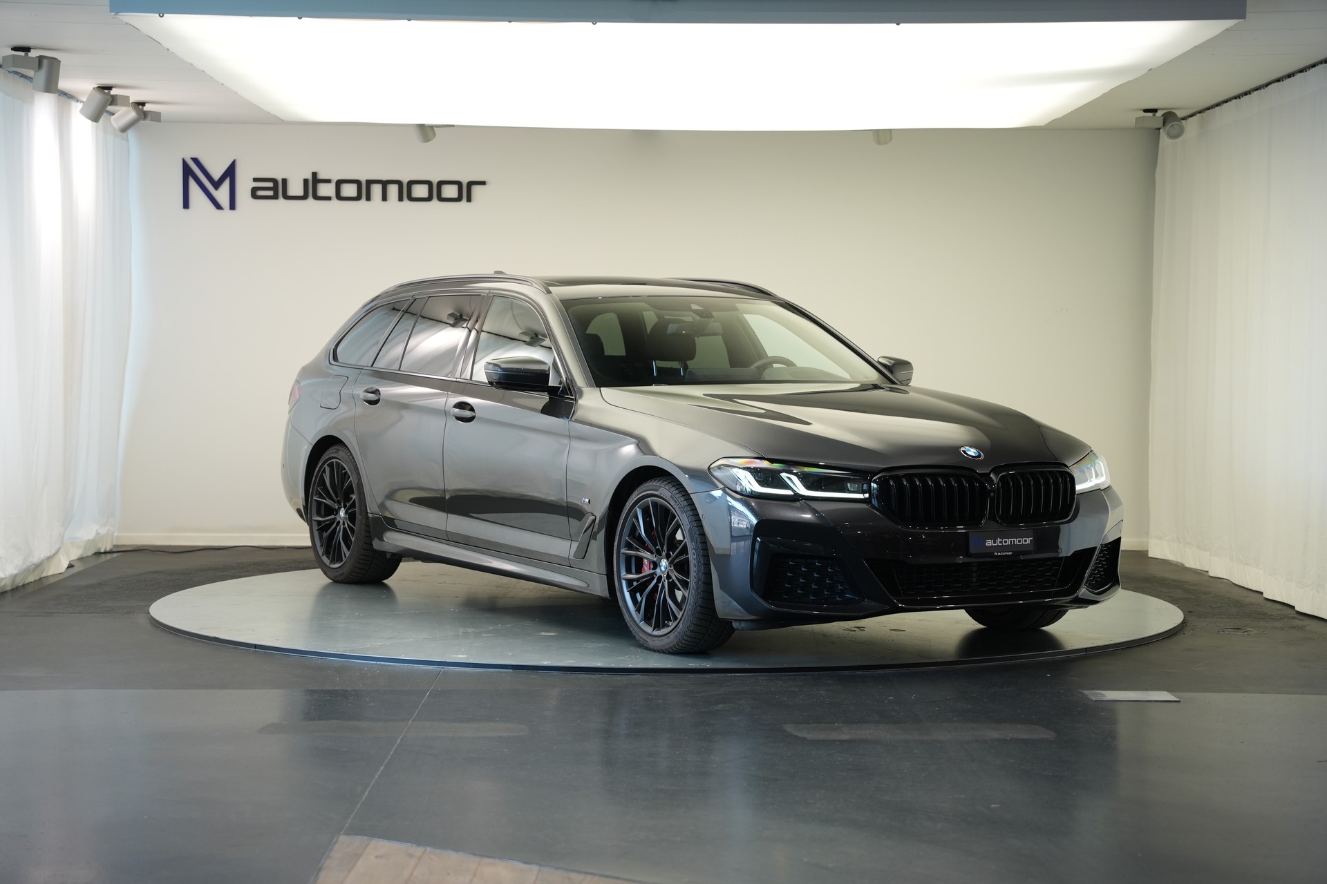 BMW 520d xDrive 48V Touring M Sport Steptronic *CH-Fahrzeug* *Sophistograu*-image-2