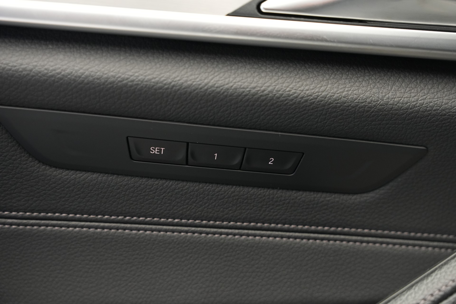 BMW 520d xDrive 48V Touring M Sport Steptronic *CH-Fahrzeug* *Sophistograu*-image-19