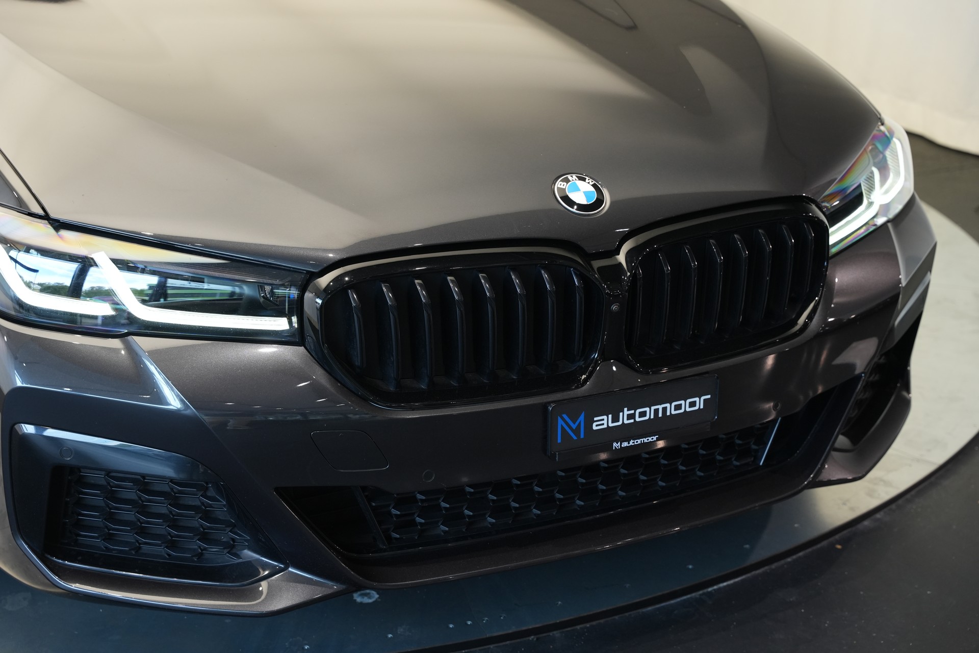 BMW 520d xDrive 48V Touring M Sport Steptronic *CH-Fahrzeug* *Sophistograu*-image-46