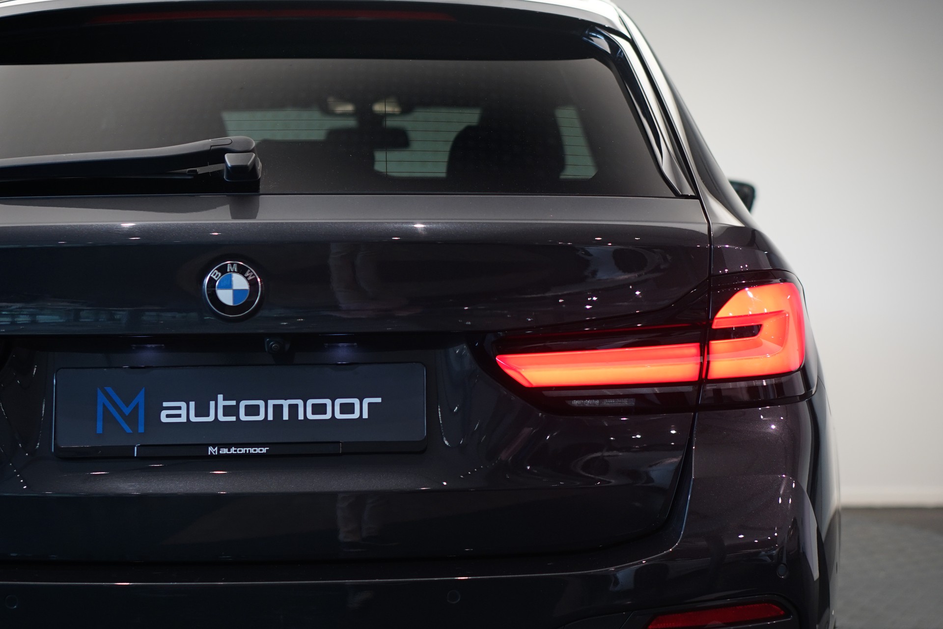 BMW 520d xDrive 48V Touring M Sport Steptronic *CH-Fahrzeug* *Sophistograu*-image-9