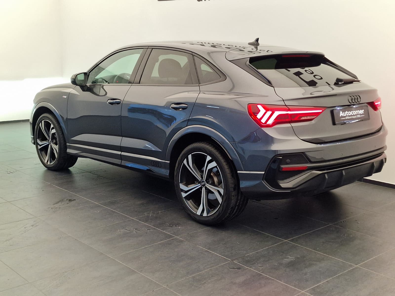 AUDI Q3 Sportback 35 TFSI S line Attraction S-tronic-image-8