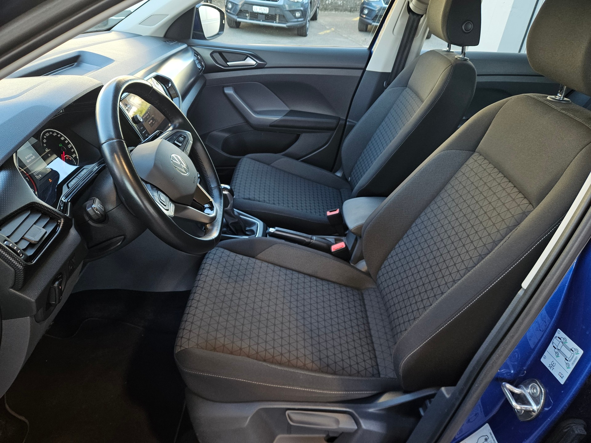 VW T-Cross 1.0 TSI Life DSG-image-5