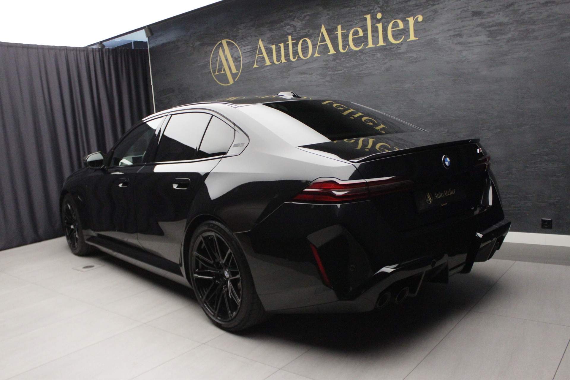 BMW M5 xDrive-image-7