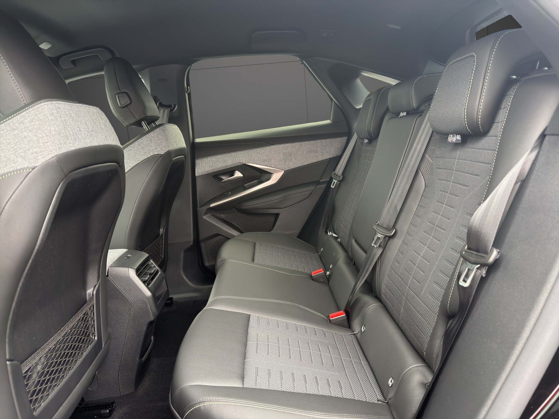 PEUGEOT 3008 1.6 PHEV GT-image-6