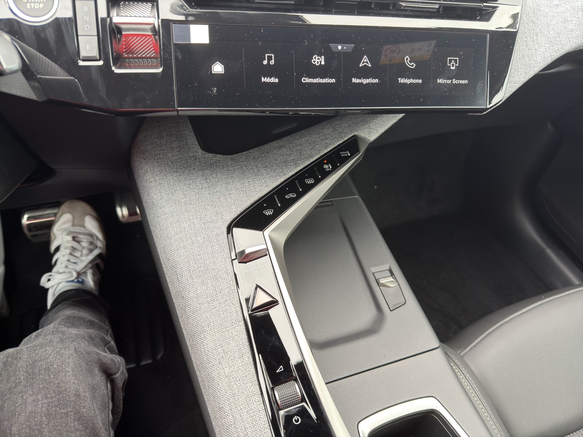 PEUGEOT 3008 1.6 PHEV GT-image-10