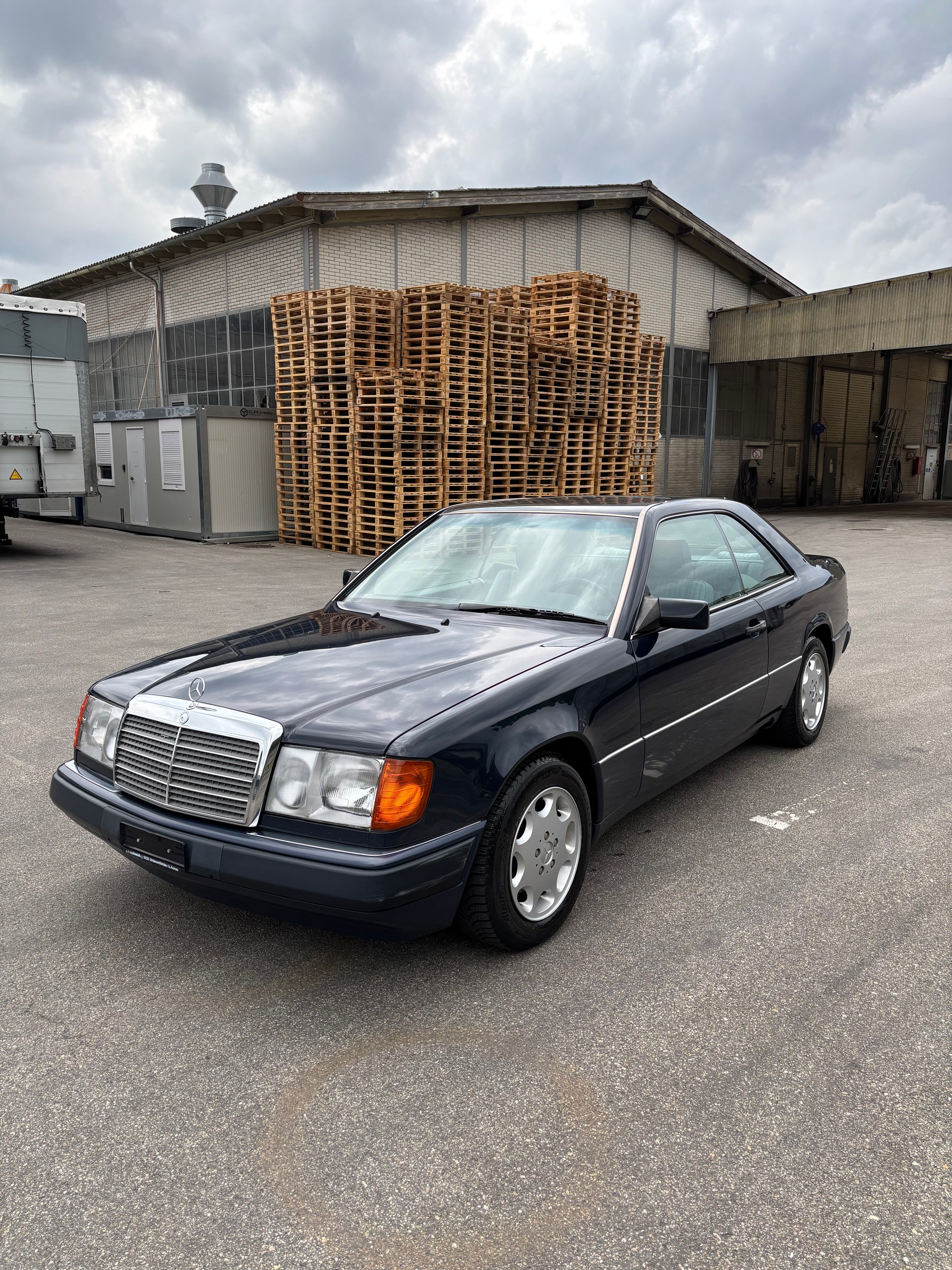 MERCEDES-BENZ 300 CE-image-1