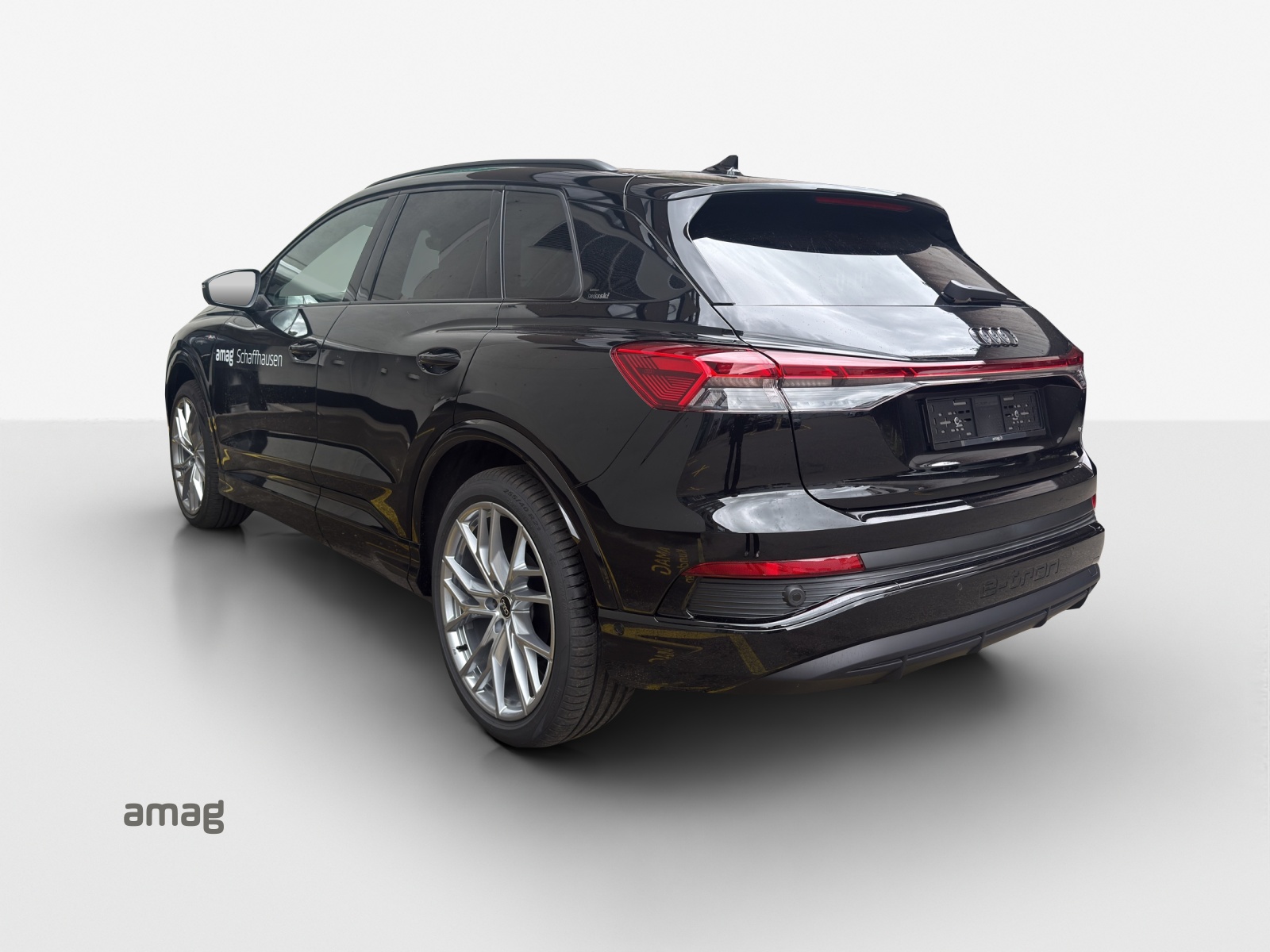 AUDI Q4 e-tron 45 Edition Swiss Ski quattro-image-3