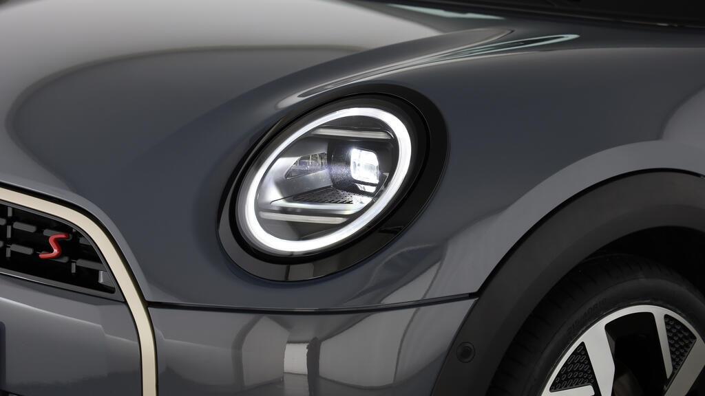 MINI Cooper S Cabrio-image-15