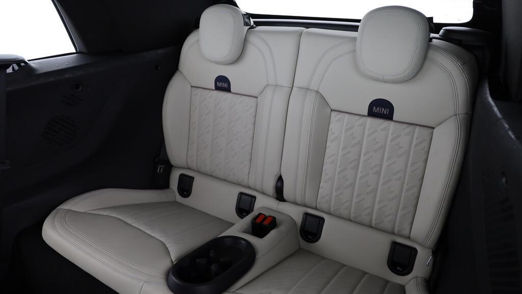 MINI Cooper S Cabrio-image-19