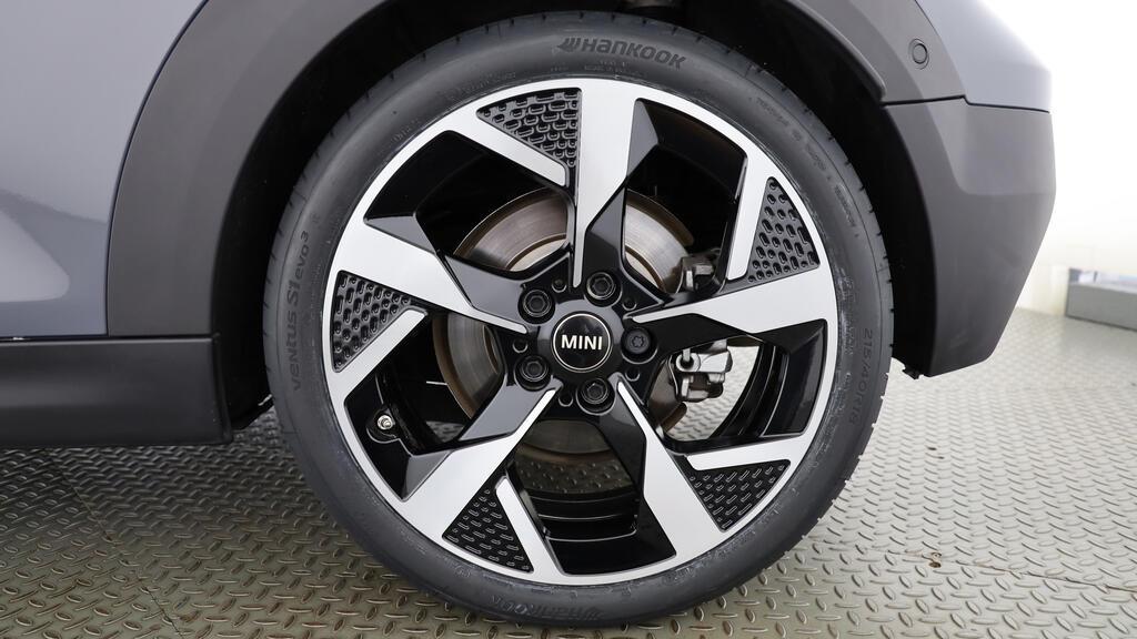 MINI Cooper S Cabrio-image-8